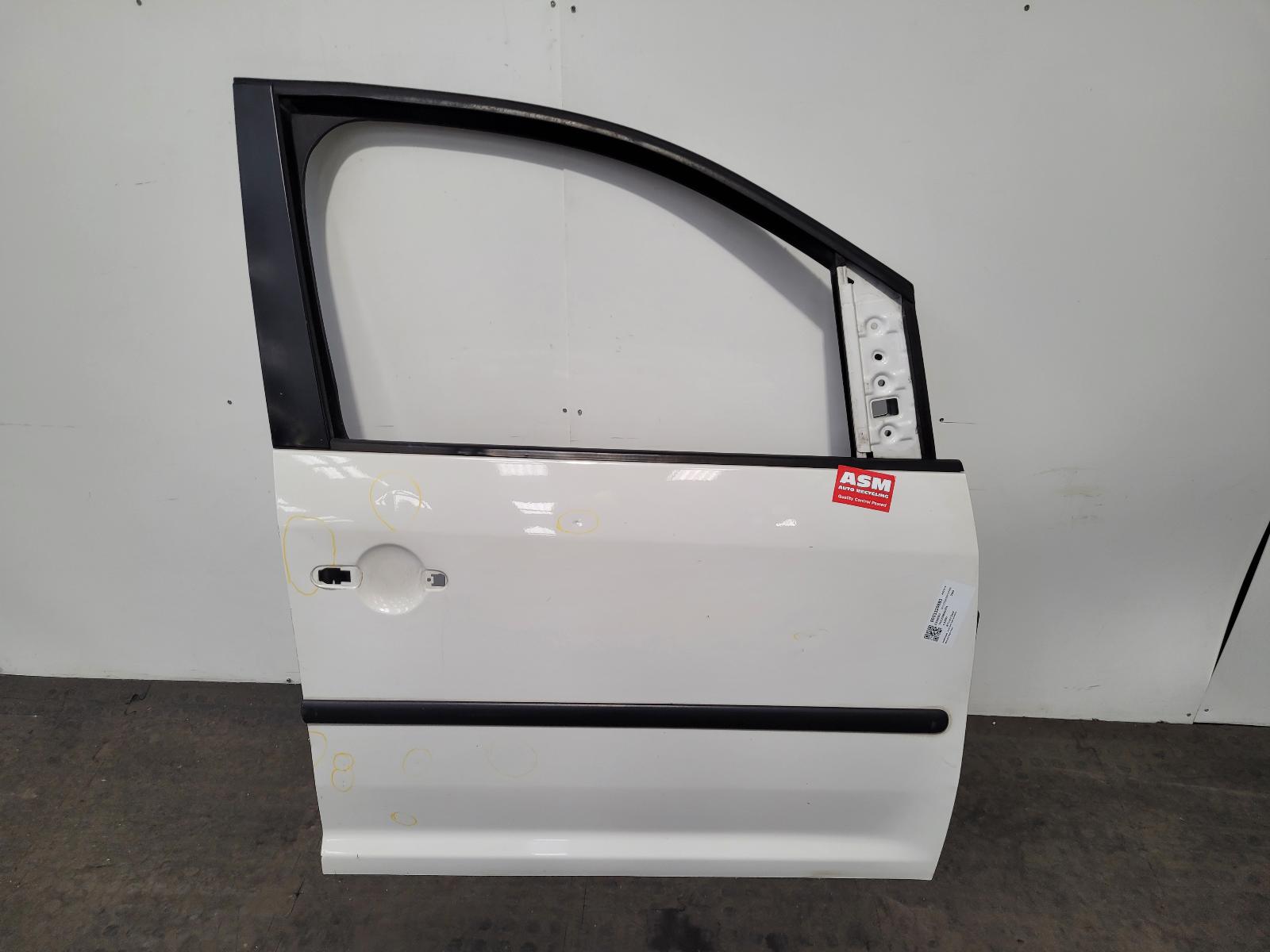 View Auto part R Front Door Volkswagen Caddy 2009