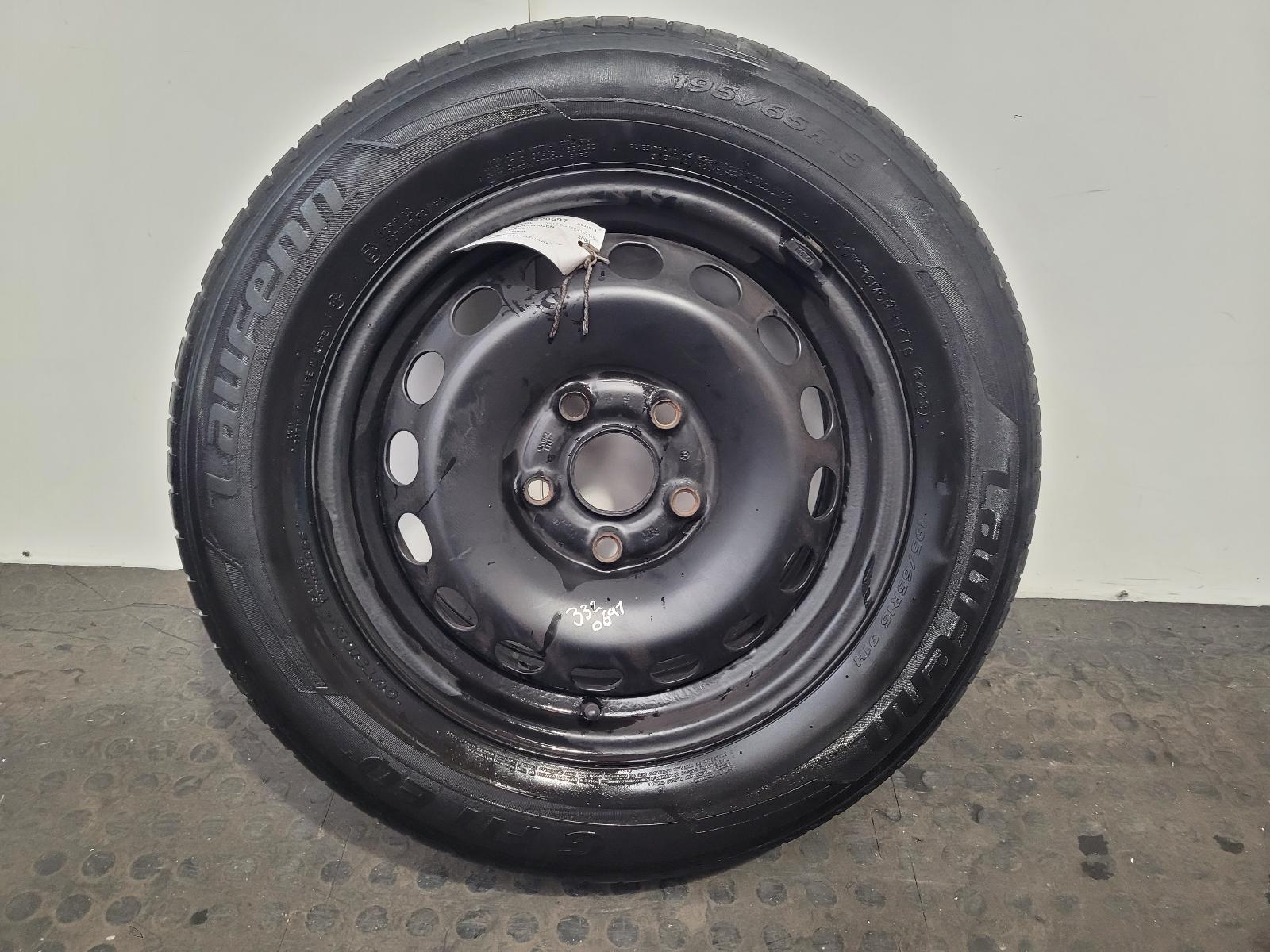 View Auto part Wheel Volkswagen Caddy 2009