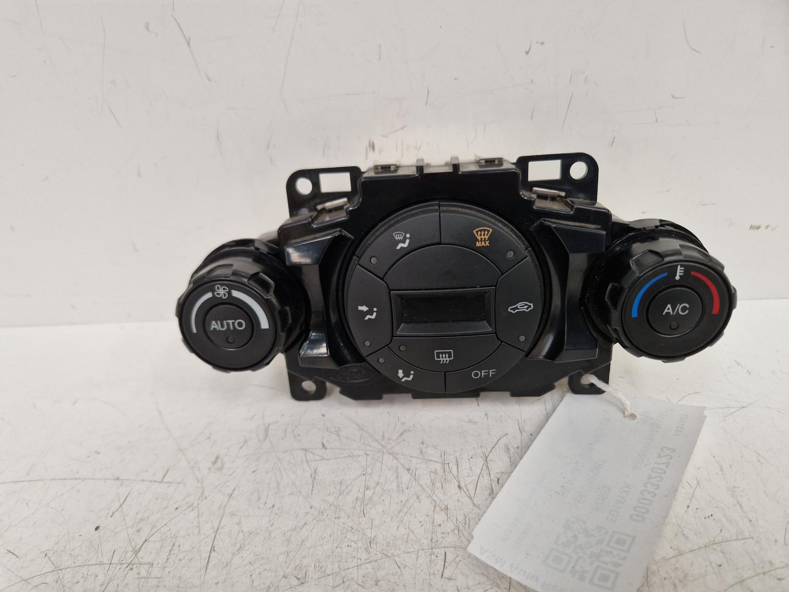 View Auto part Heater/AC Controller Ford Ecosport 2014