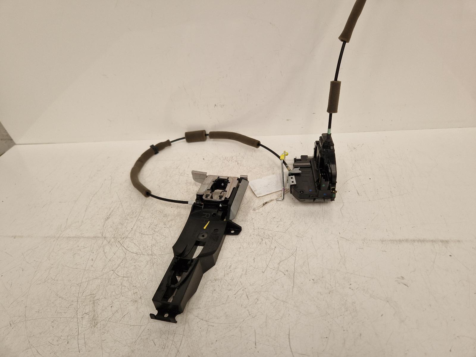 View Auto part Door Lock Assembly Nissan Pulsar 2016