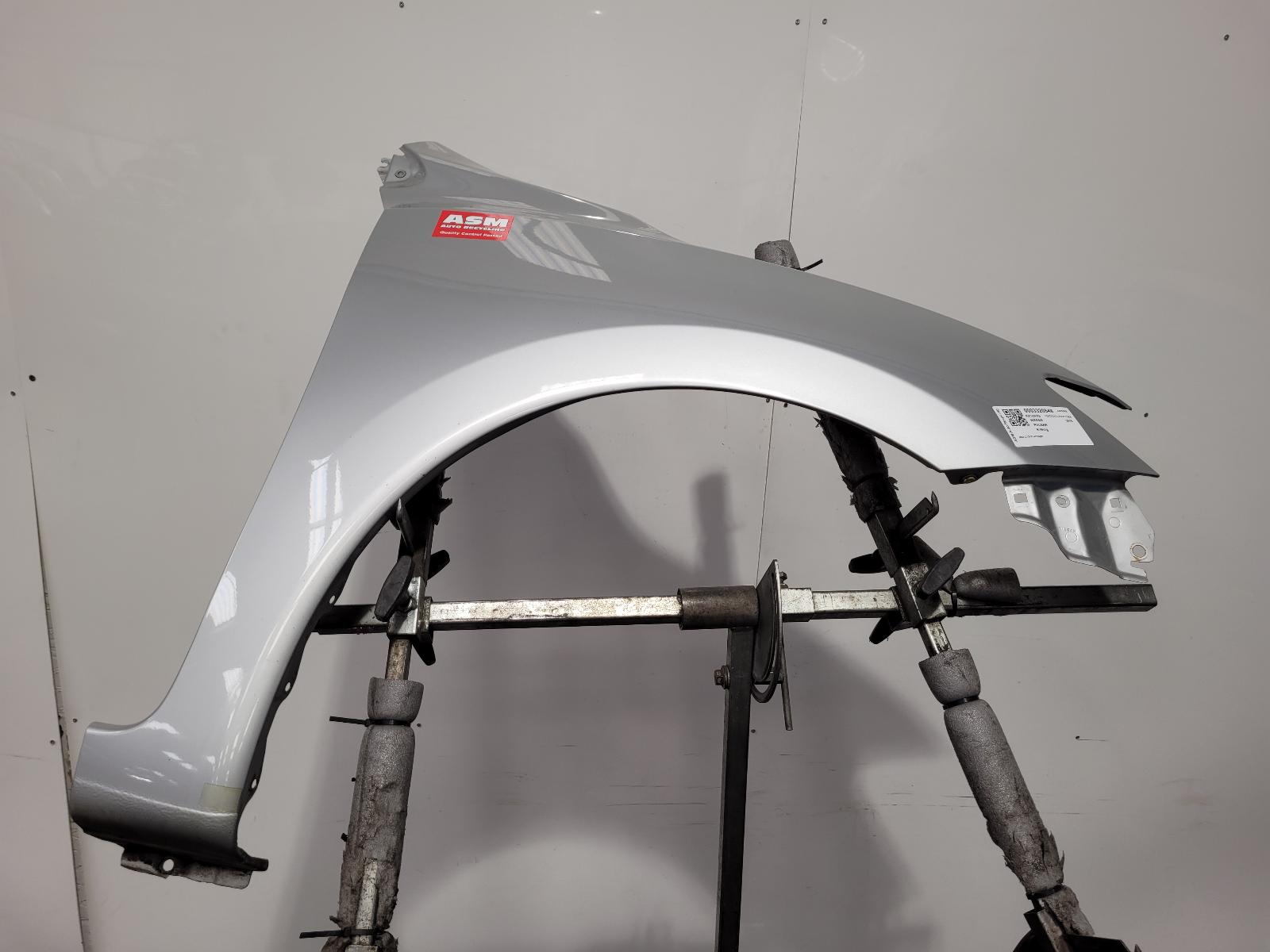 View Auto part R Wing Nissan Pulsar 2016