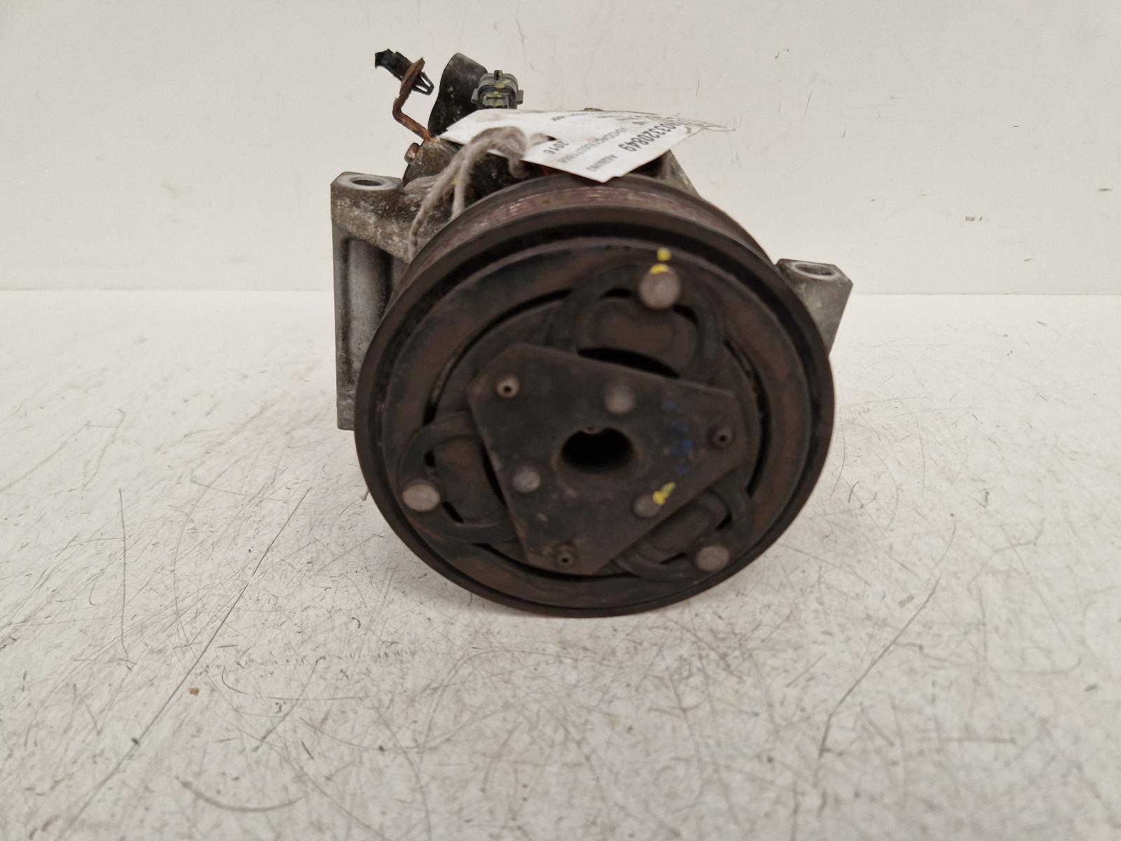View Auto part Compressor Nissan Pulsar 2016
