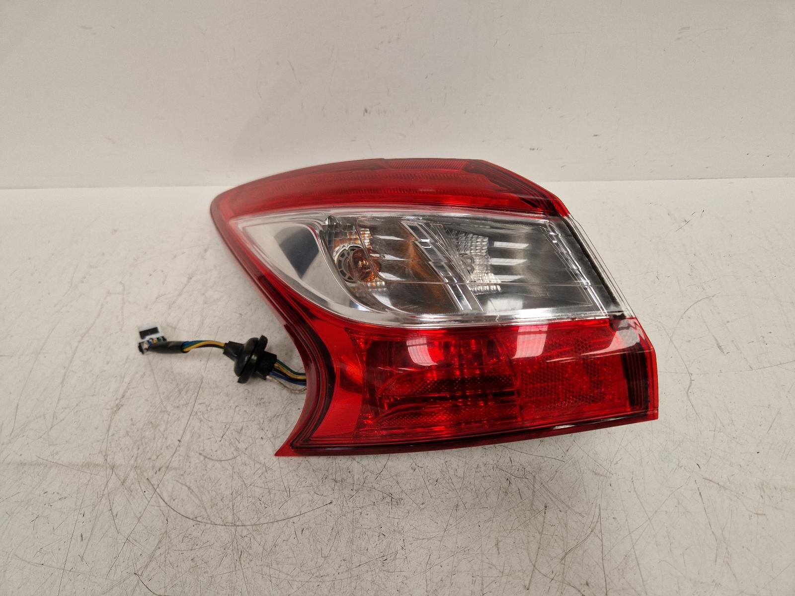 View Auto part L Taillight Nissan Pulsar 2016