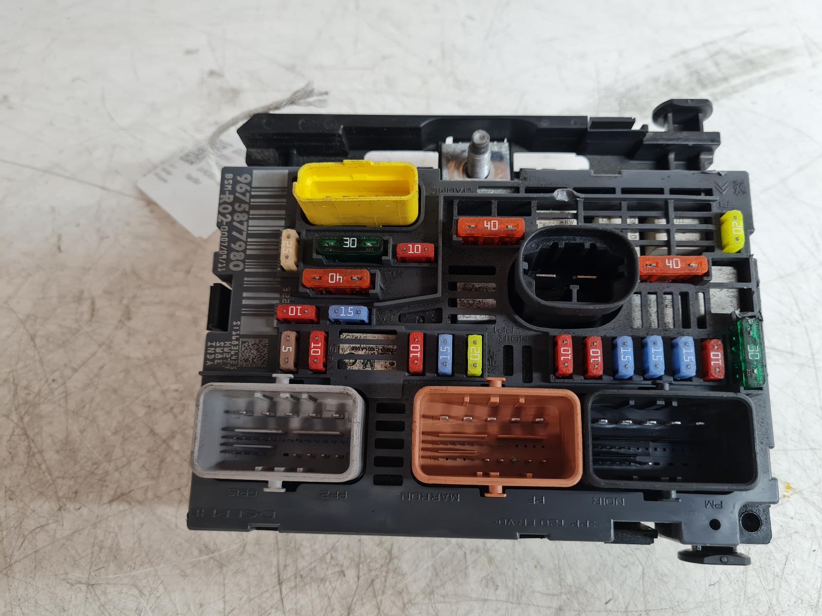 View Auto part Fuse Box Citroen C4 Picasso 2011