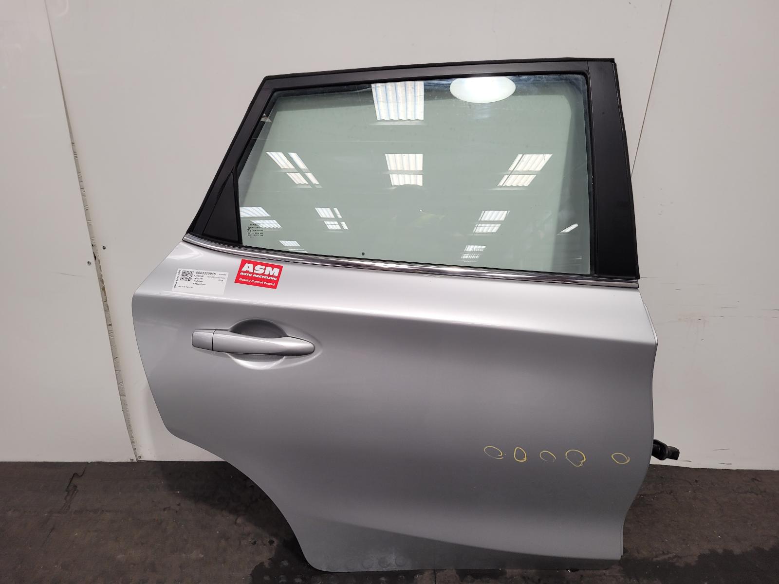 View Auto part R Rear Door Nissan Pulsar 2016