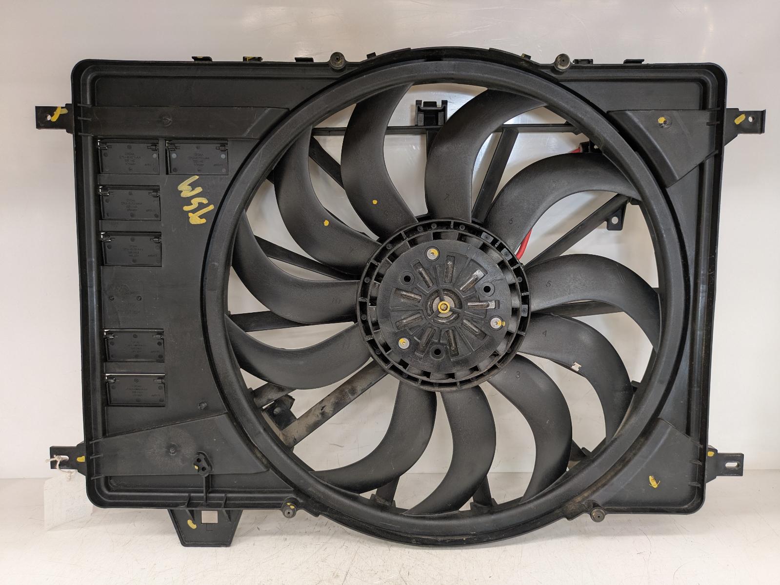 View Auto part Engine Cooling Motor Jaguar E Pace 2020
