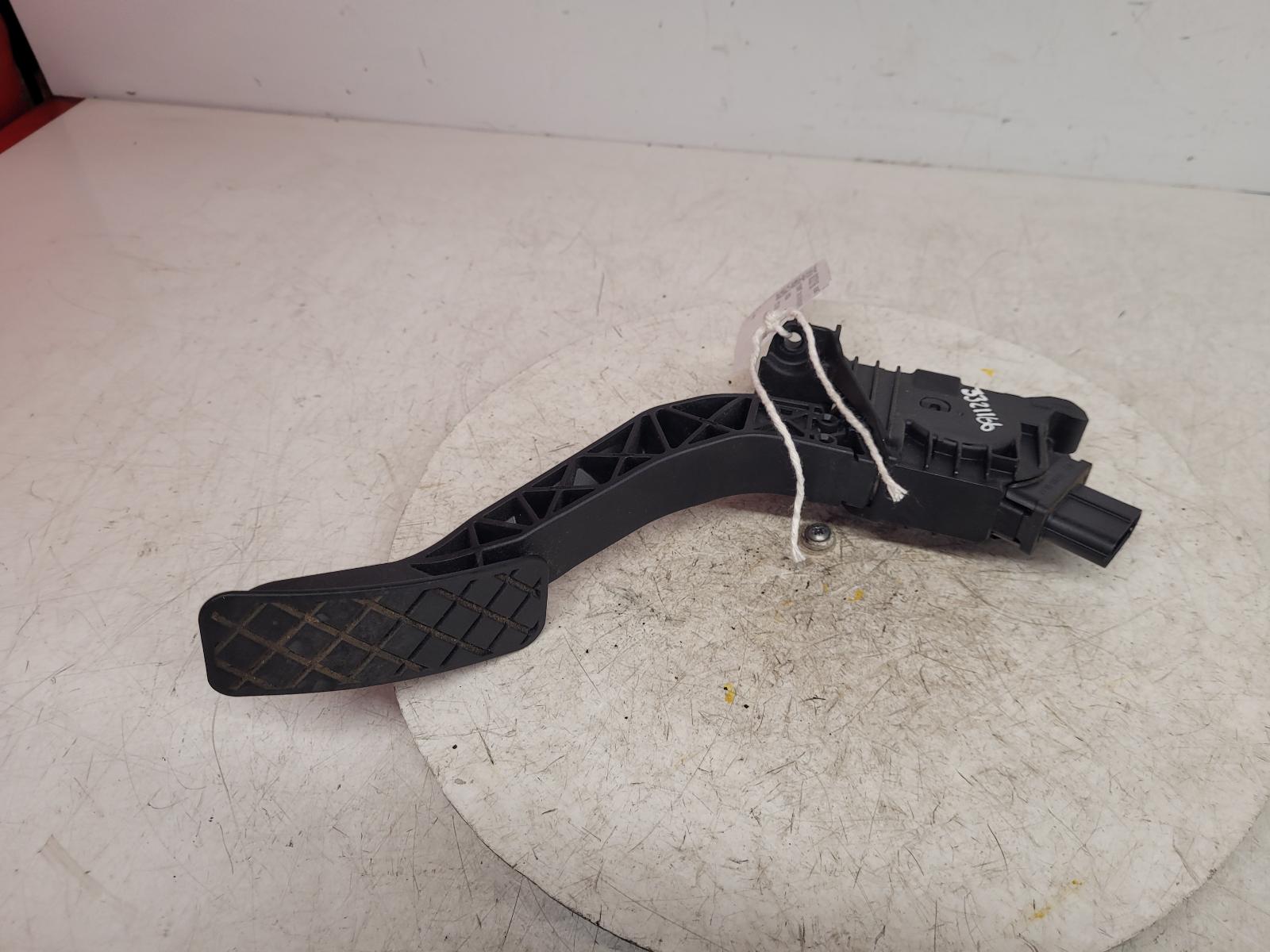 View Auto part Pedal Potentiometer Skoda Octavia 2016