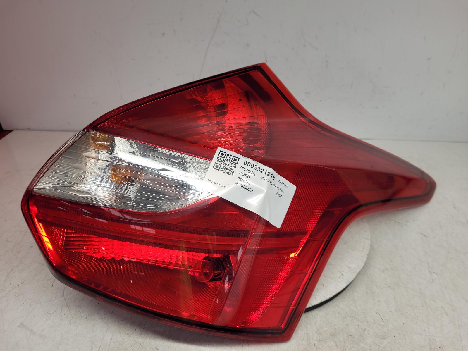 View Auto part R Taillight Ford Focus 2014