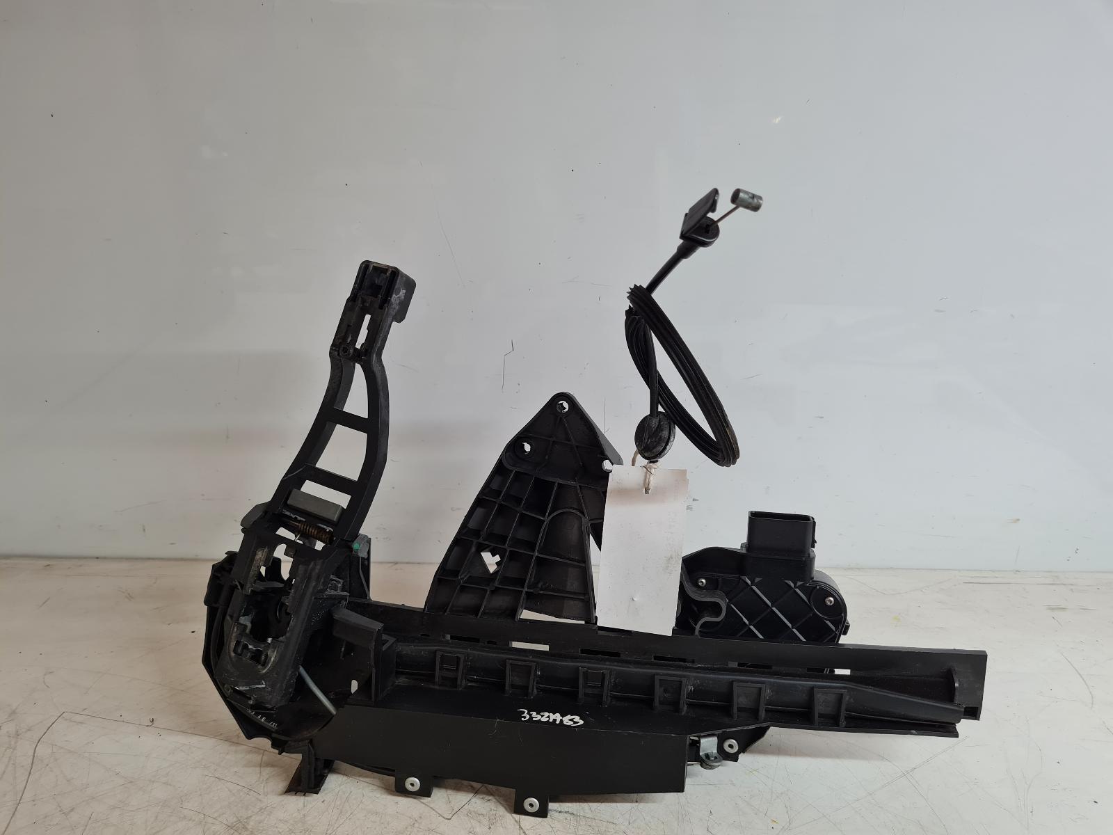 View Auto part Door Lock Assembly Ford Kuga 2012