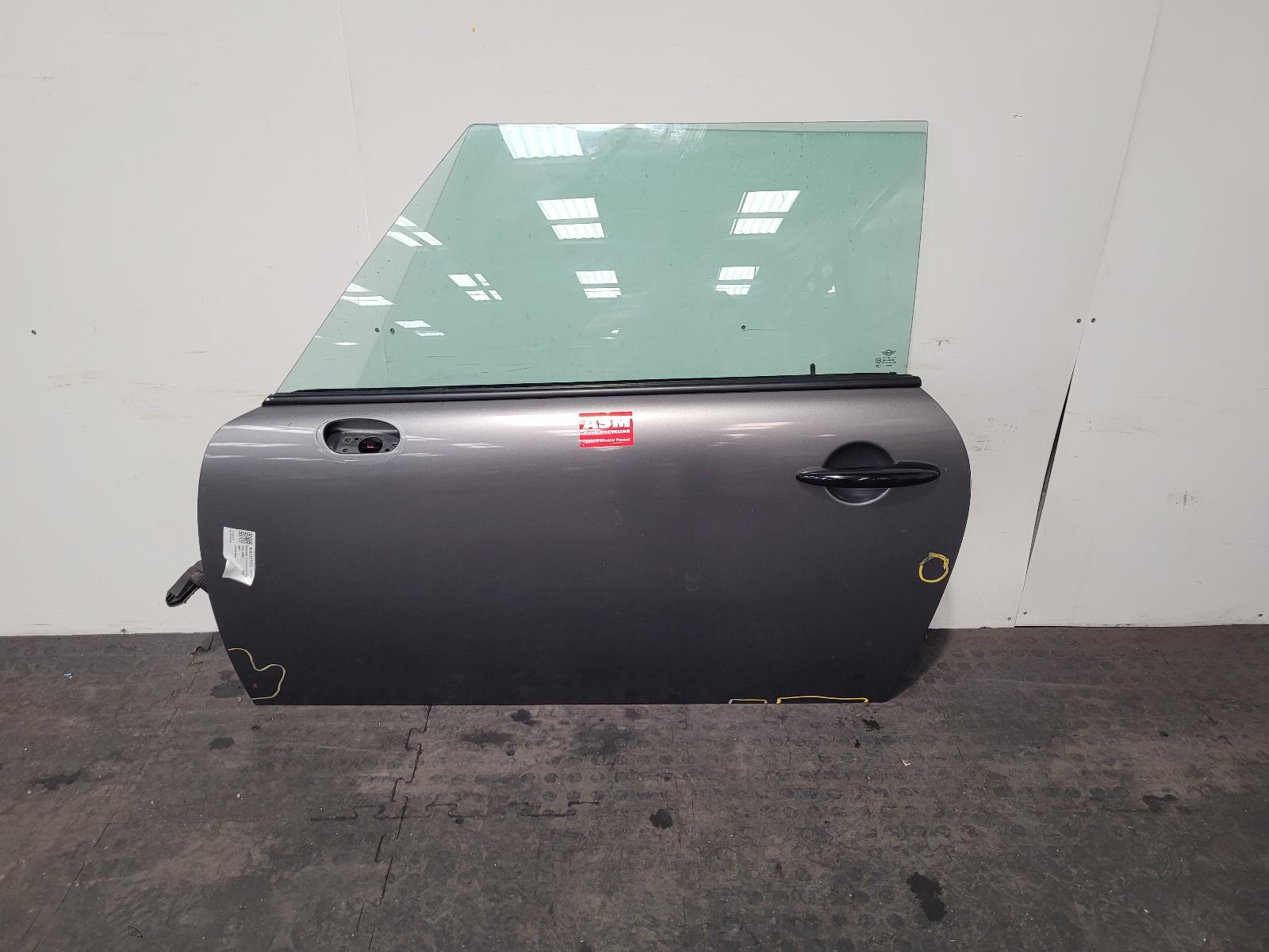 View Auto part L Front Door Mini (bmw) Mini 2004
