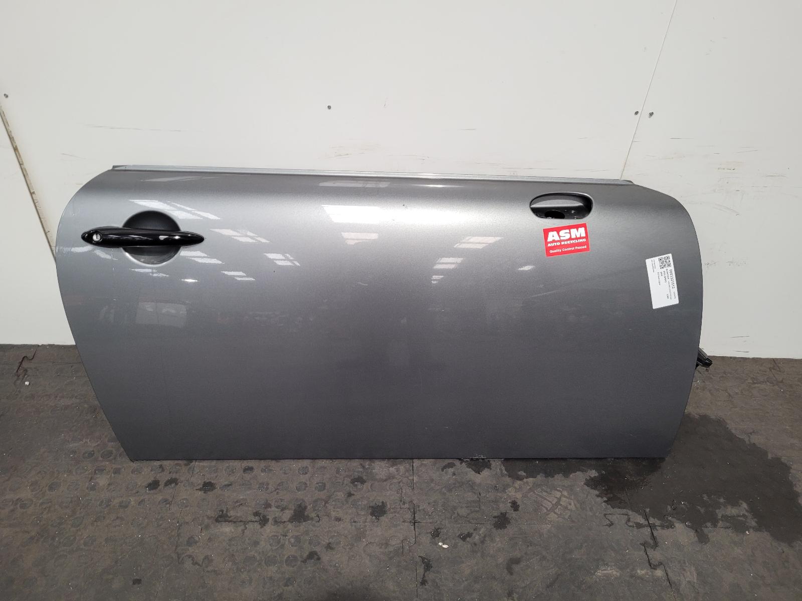 View Auto part R Front Door Mini (bmw) Mini 2004