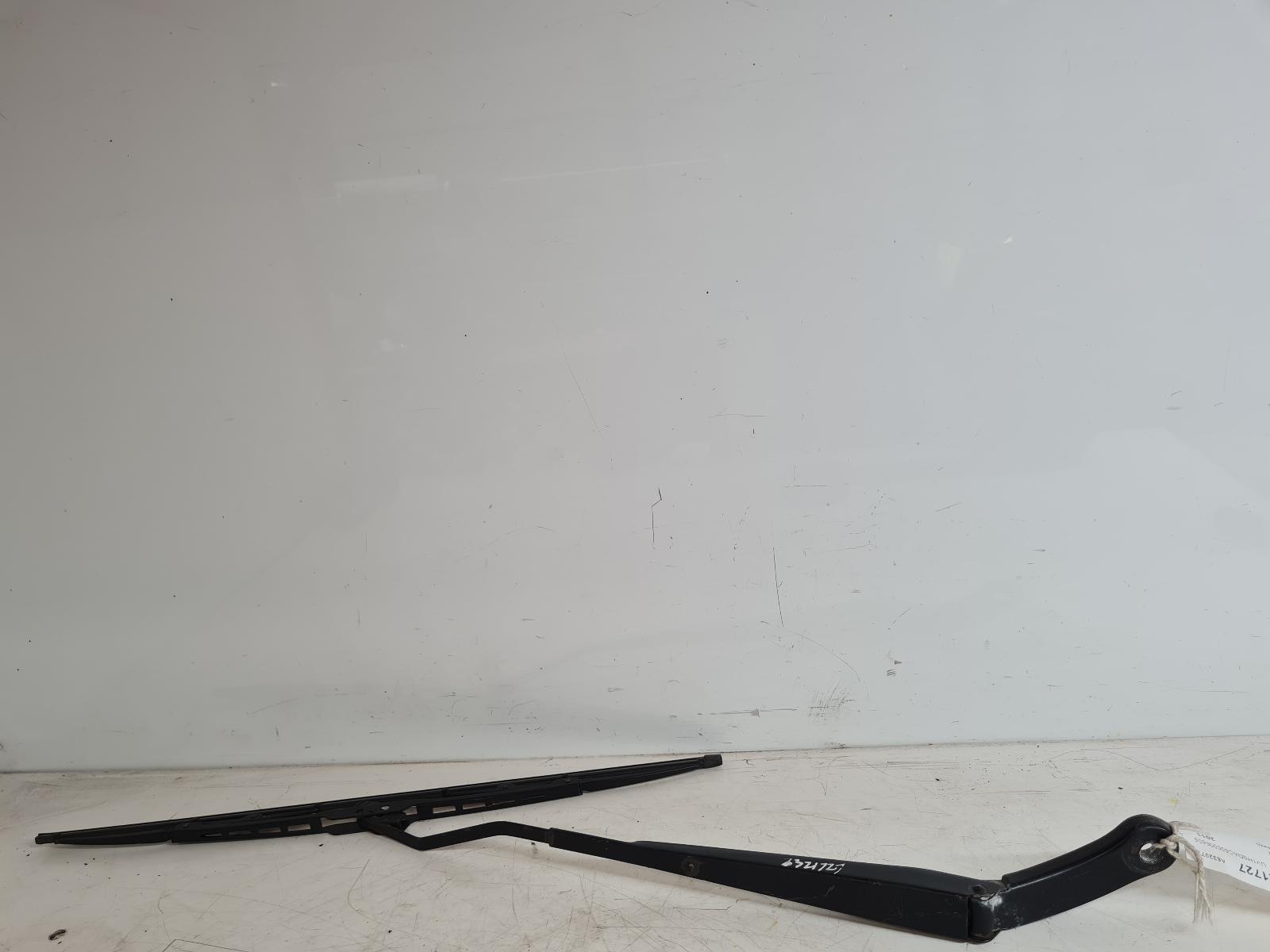 View Auto part Wiper Arm Dacia Duster 2013