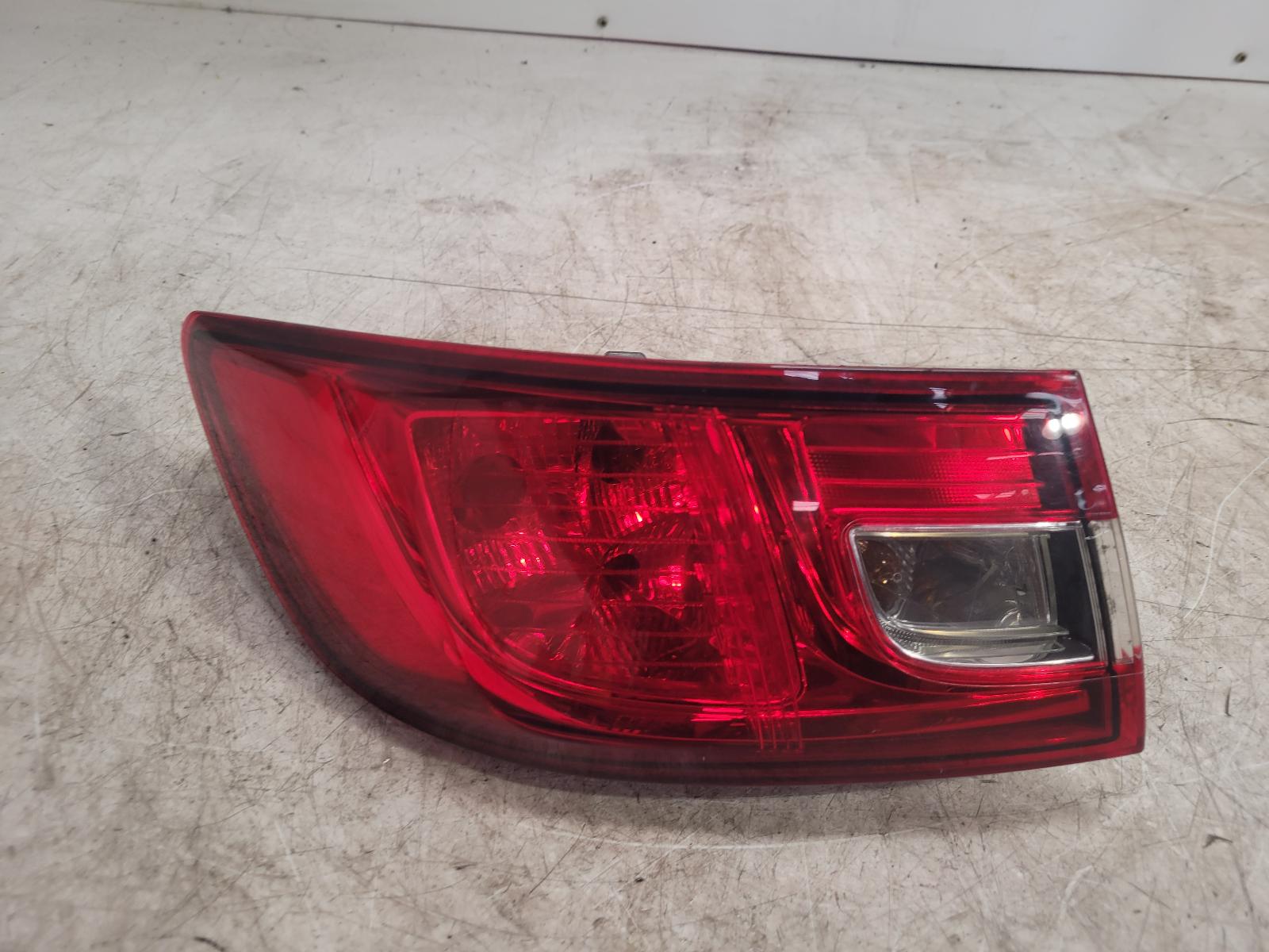 View Auto part L Taillight Renault Clio 2018