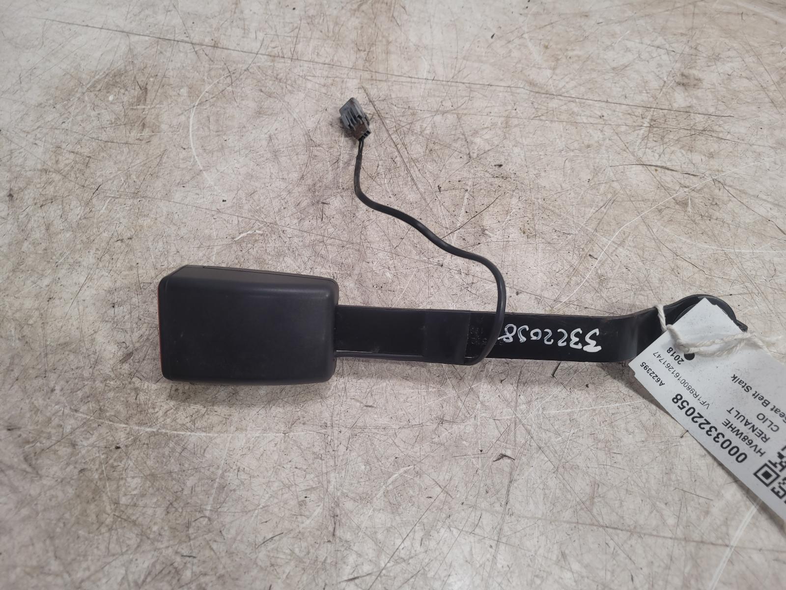 View Auto part Seat Belt Renault Clio 2018