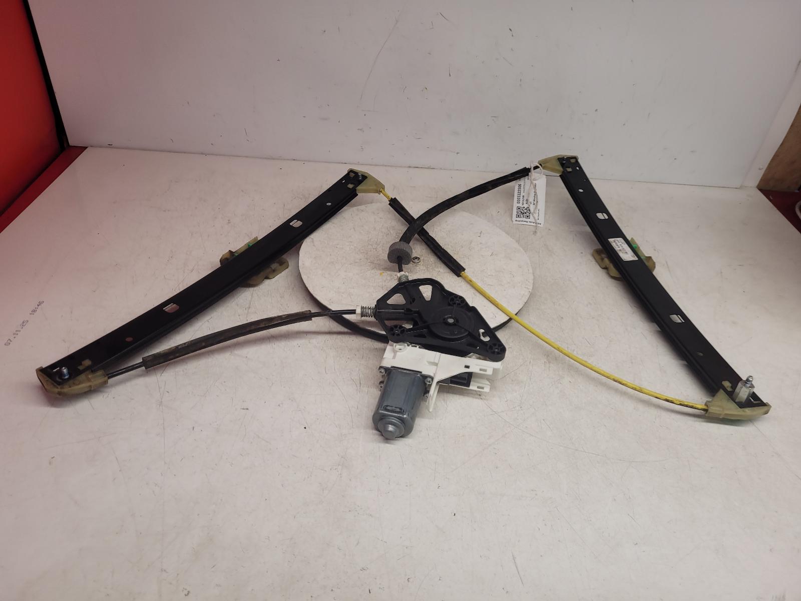 View Auto part RF Window Regulator Audi Q3 2016