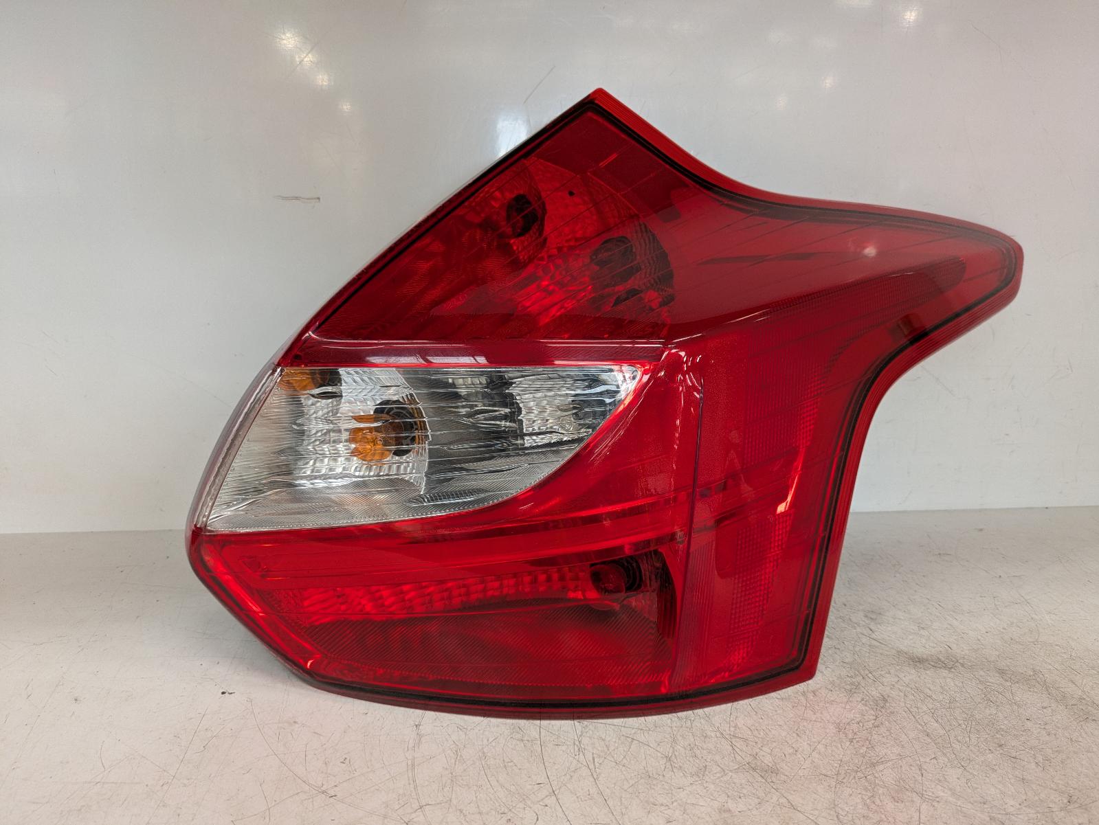 View Auto part R Taillight Ford Focus 2013