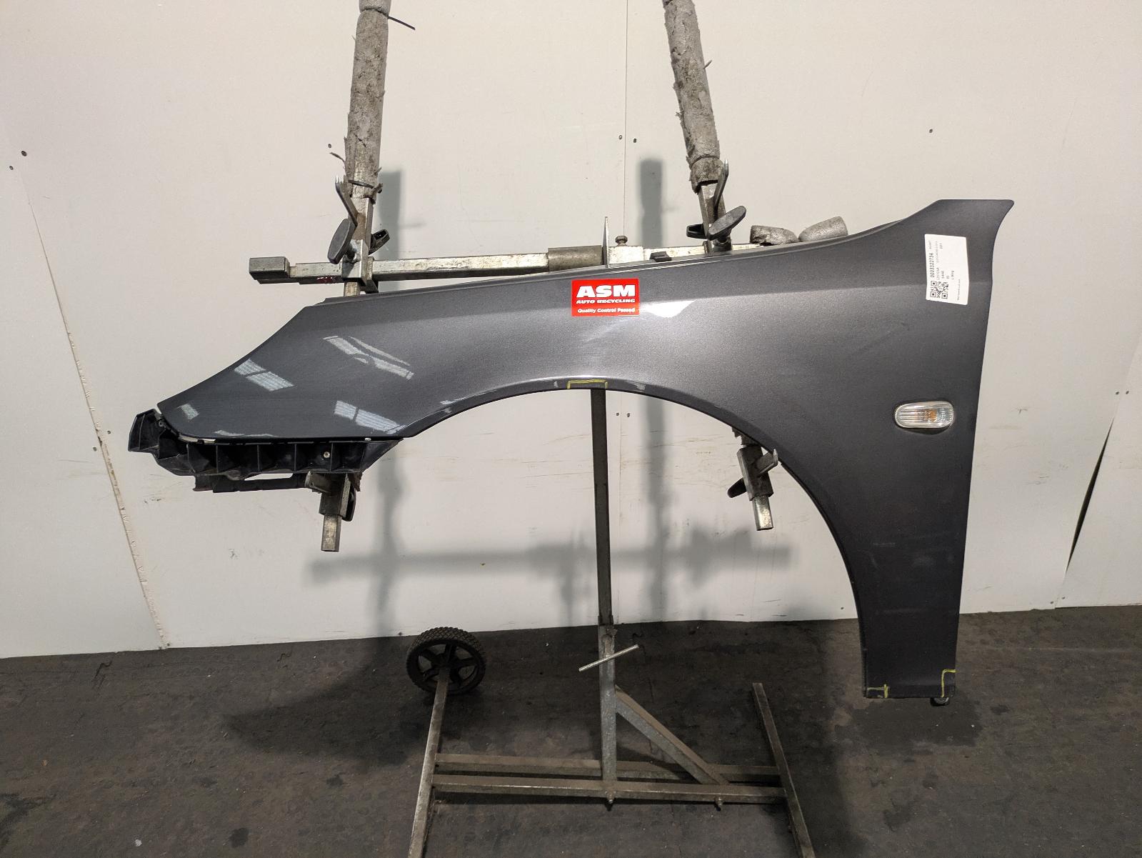 View Auto part L Wing Saab 93 2011