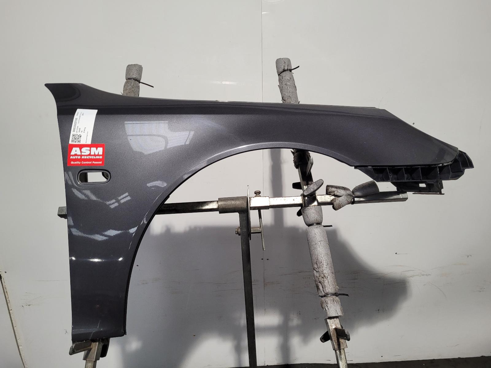 View Auto part R Wing Saab 93 2011