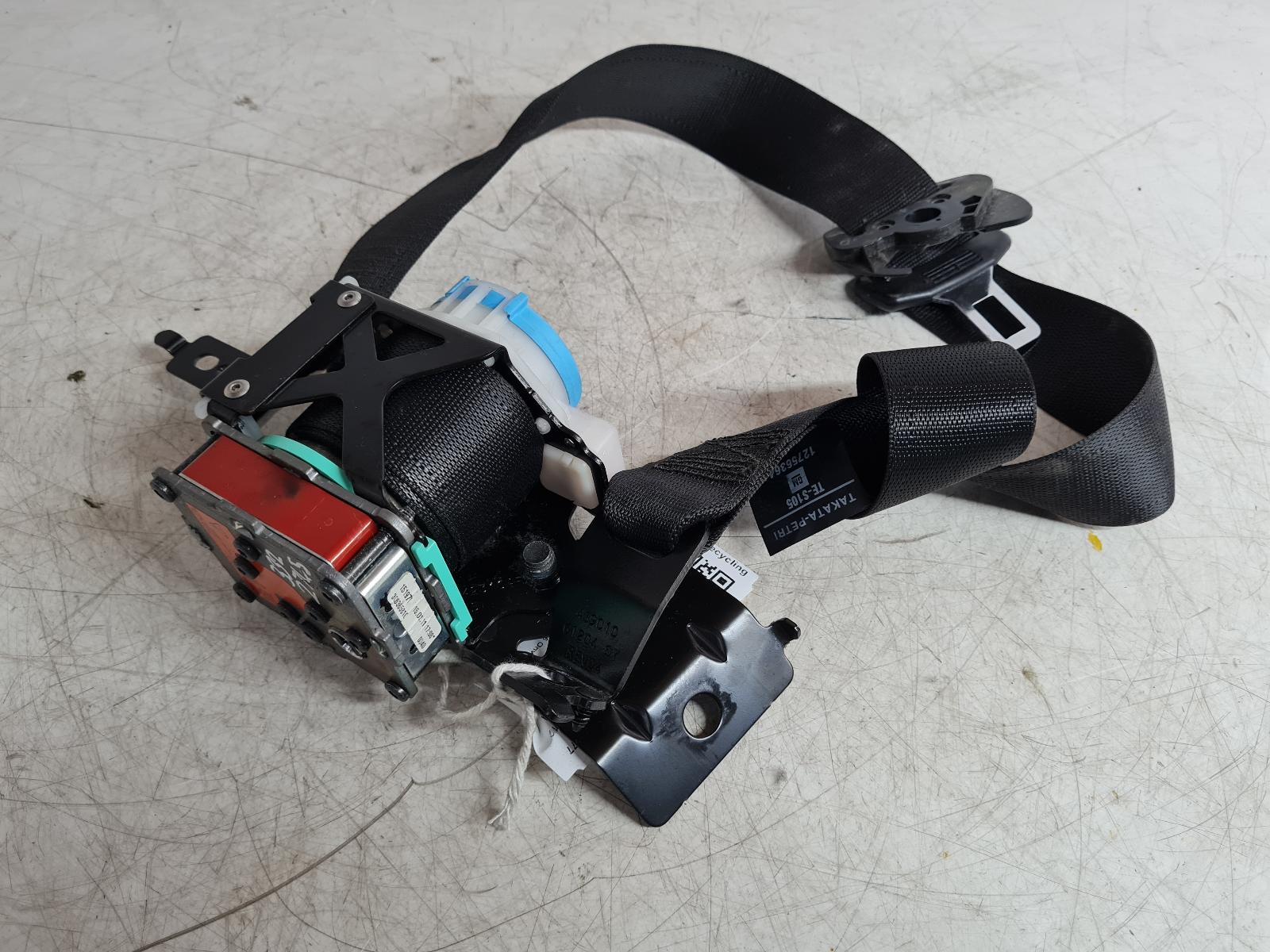 View Auto part Seat Belt Saab 93 2011
