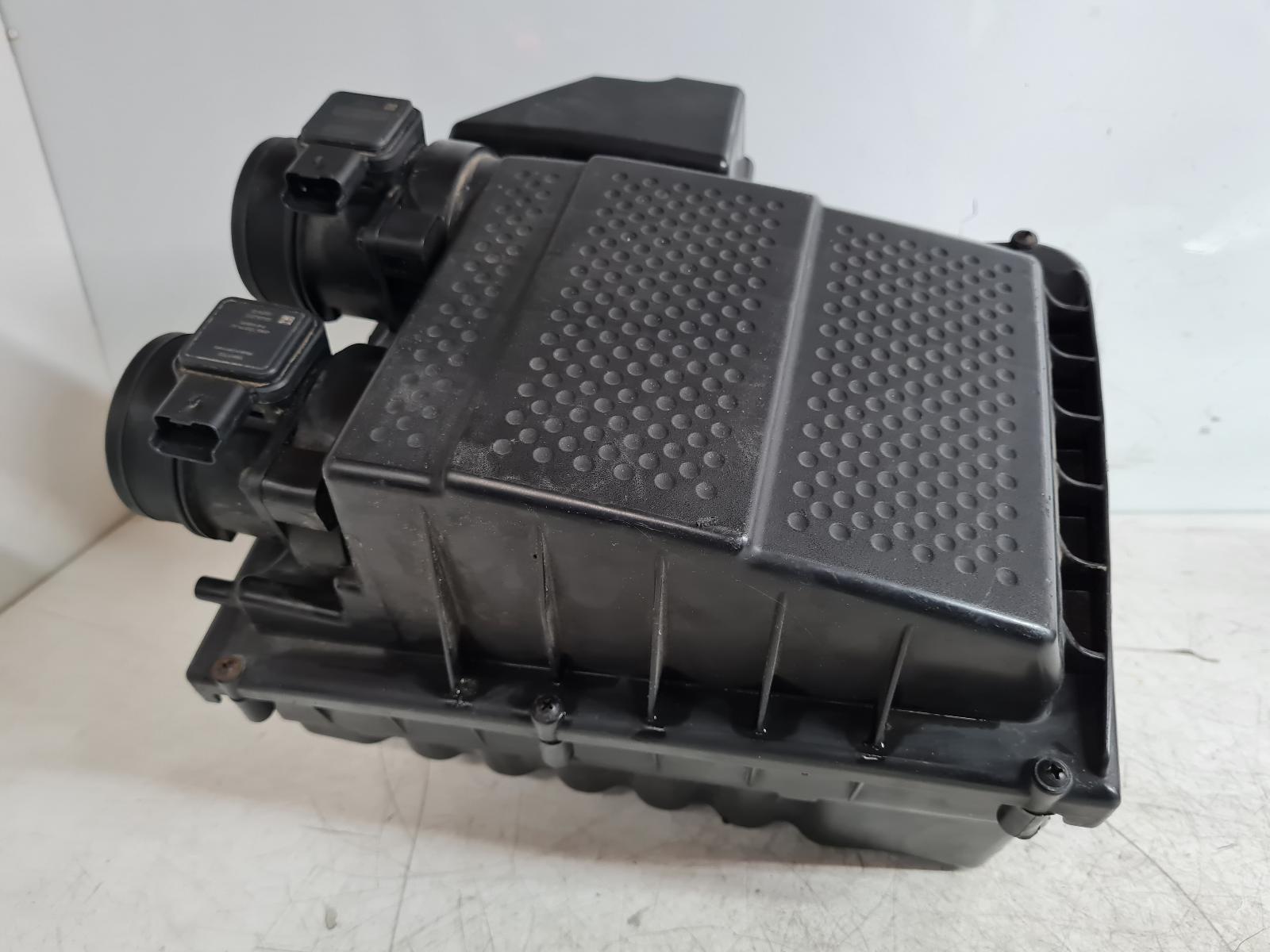View Auto part Air Cleaner/Box Land Rover Discovery 2012