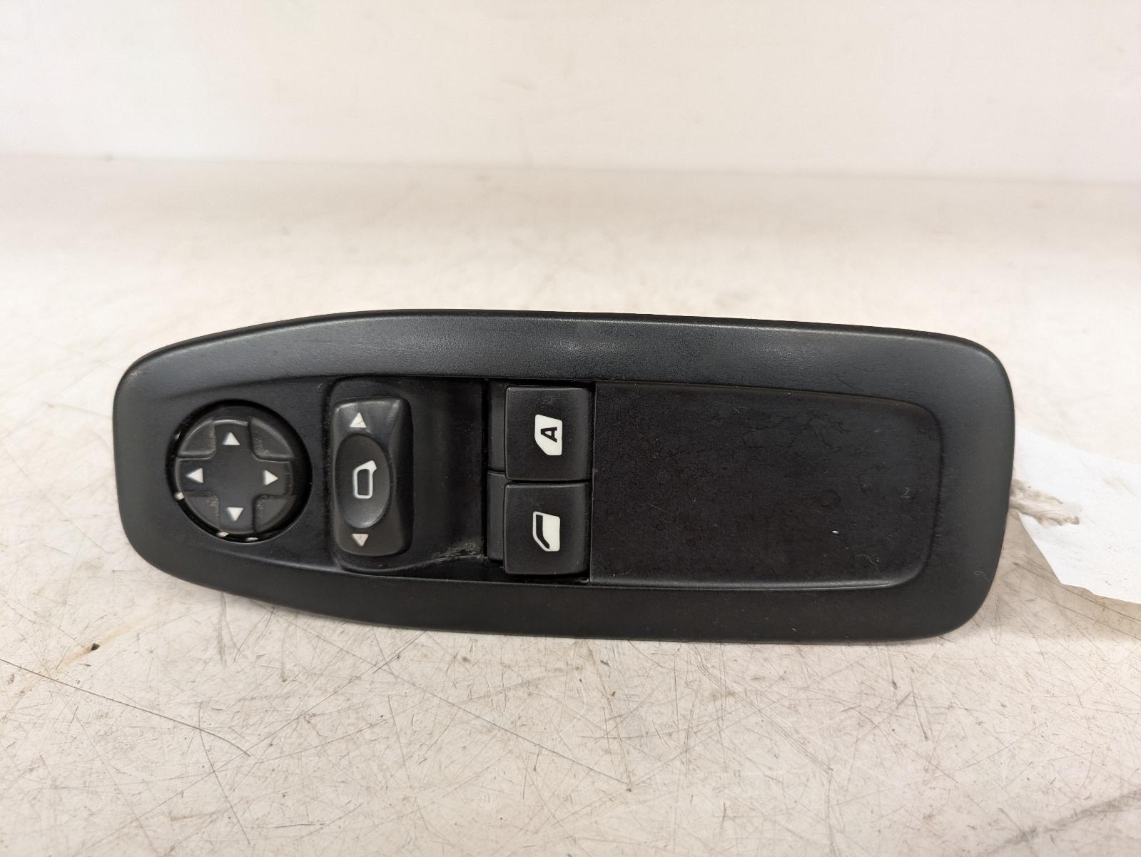 View Auto part Elect. Window Switch Peugeot 208 2014