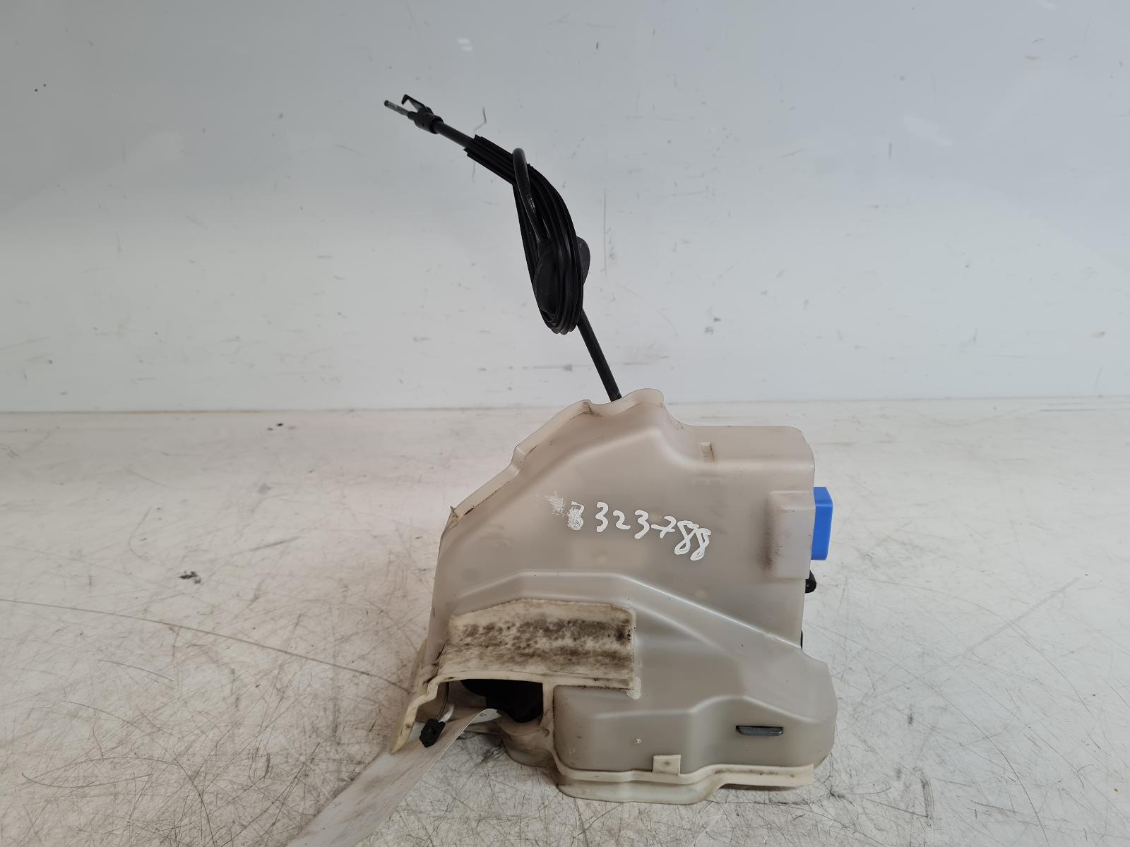 View Auto part Door Lock Assembly Volkswagen Golf 2008