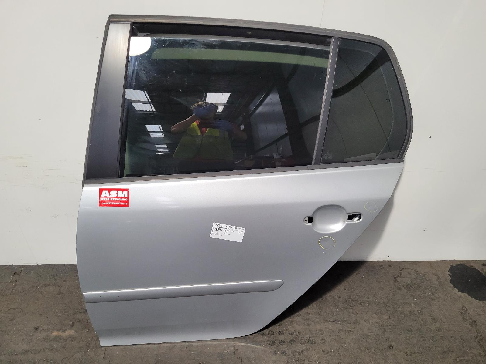 View Auto part L Rear Door Volkswagen Golf 2008