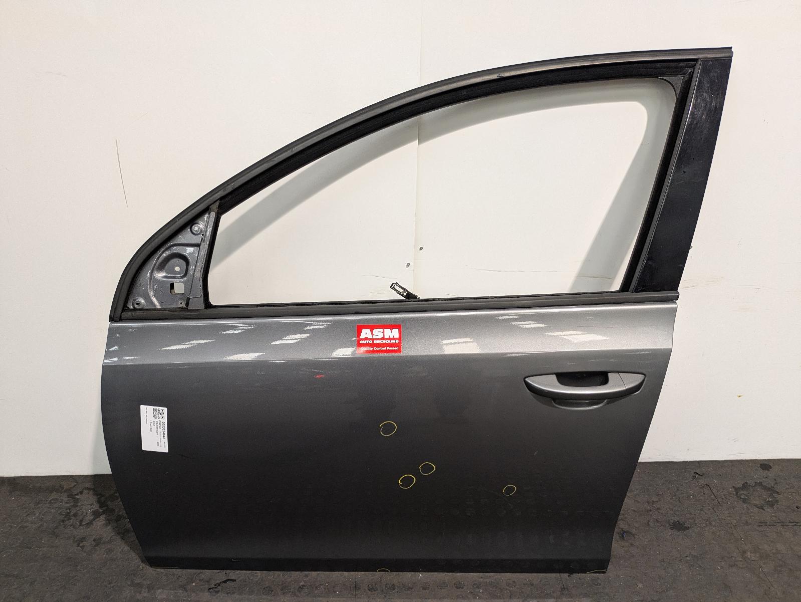 View Auto part L Front Door Volkswagen Golf 2011