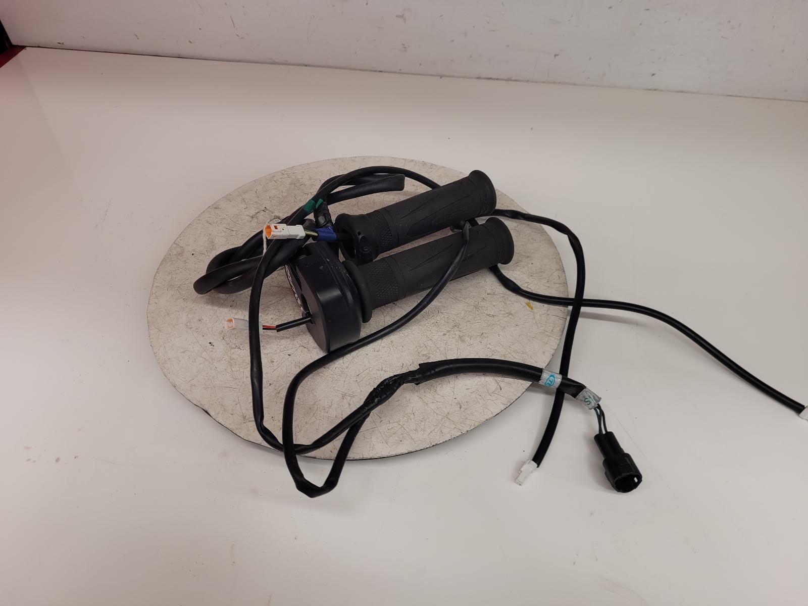 View Auto part Misc Triumph Street Triple R 2023