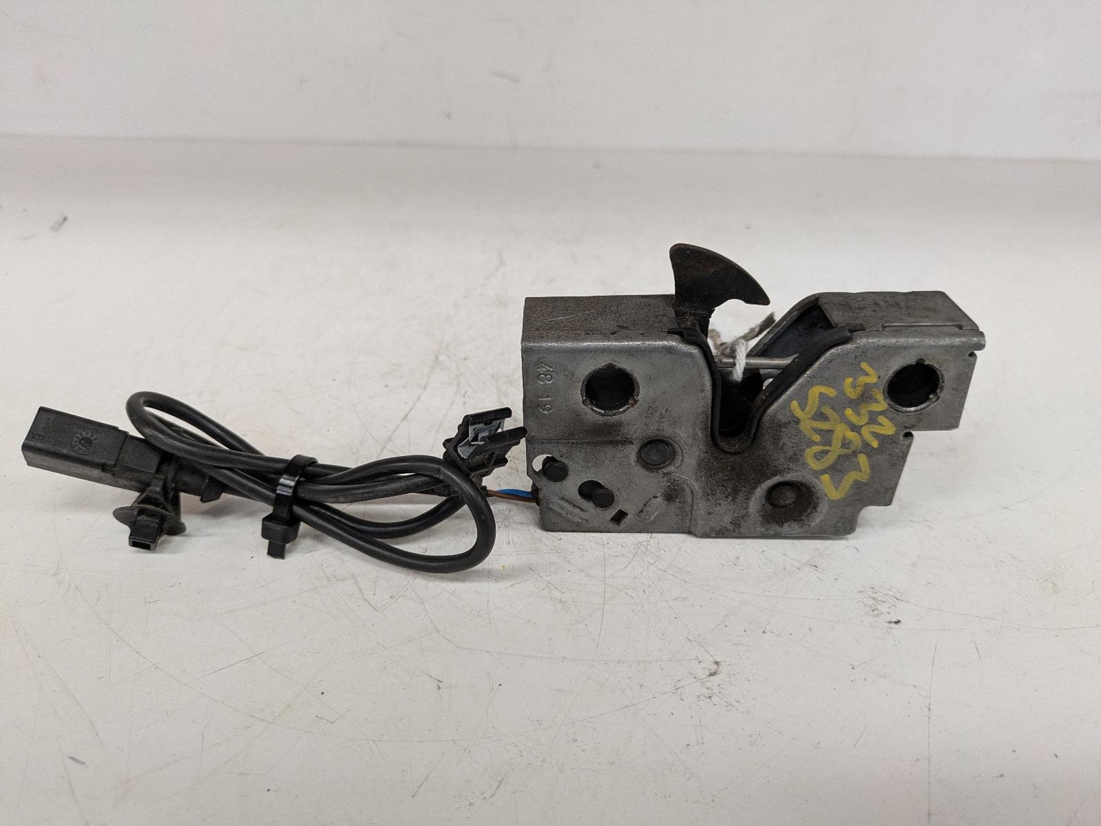 View Auto part Bonnet Latch Volkswagen Up 2020