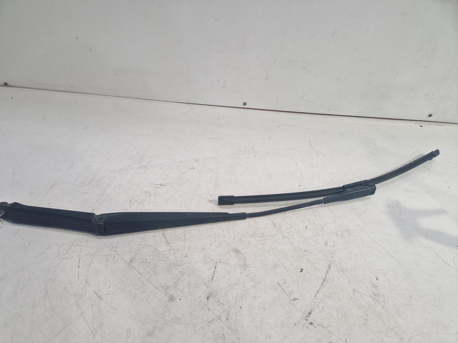 View Auto part Wiper Arm Volvo Xc90 2009