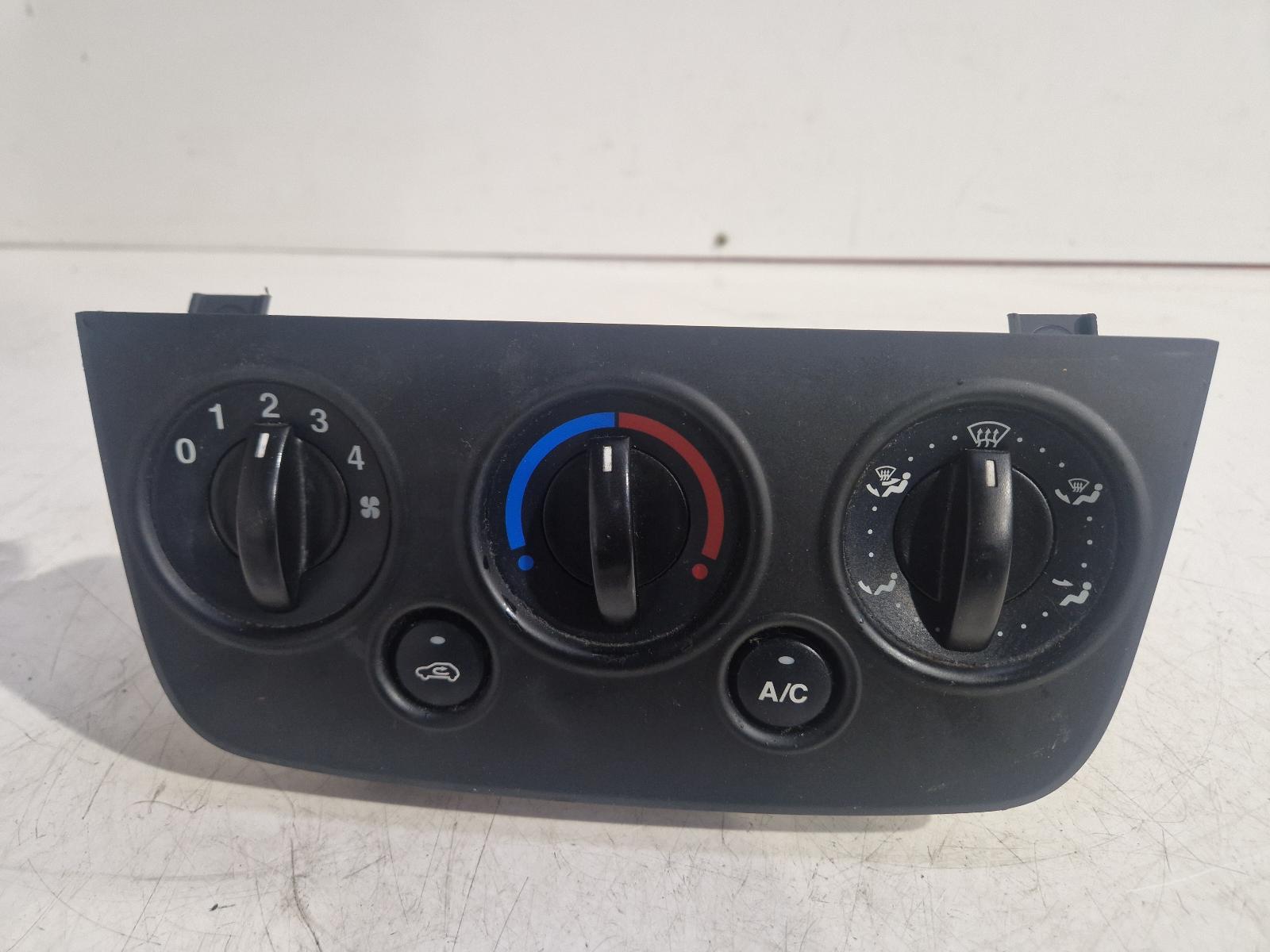 View Auto part Heater/AC Controller Ford Fiesta 2006