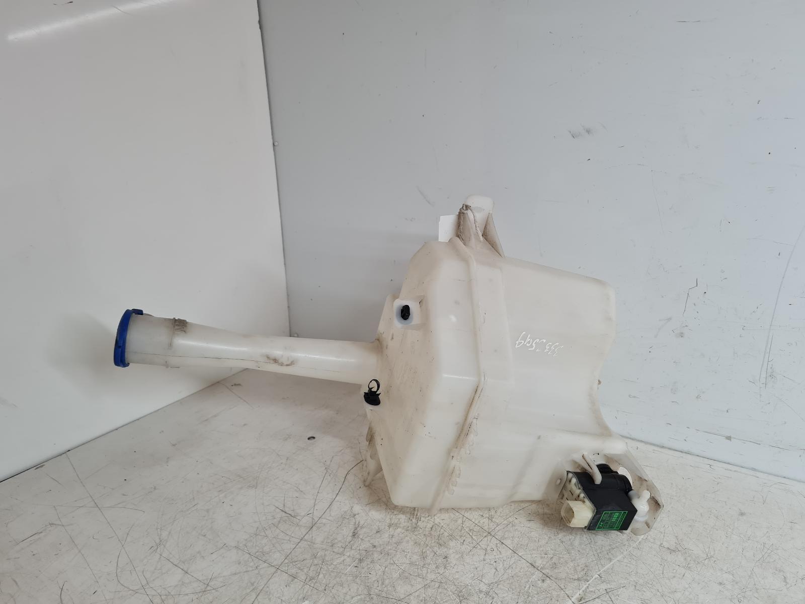 View Auto part Washer Bottle Hyundai I30 2011
