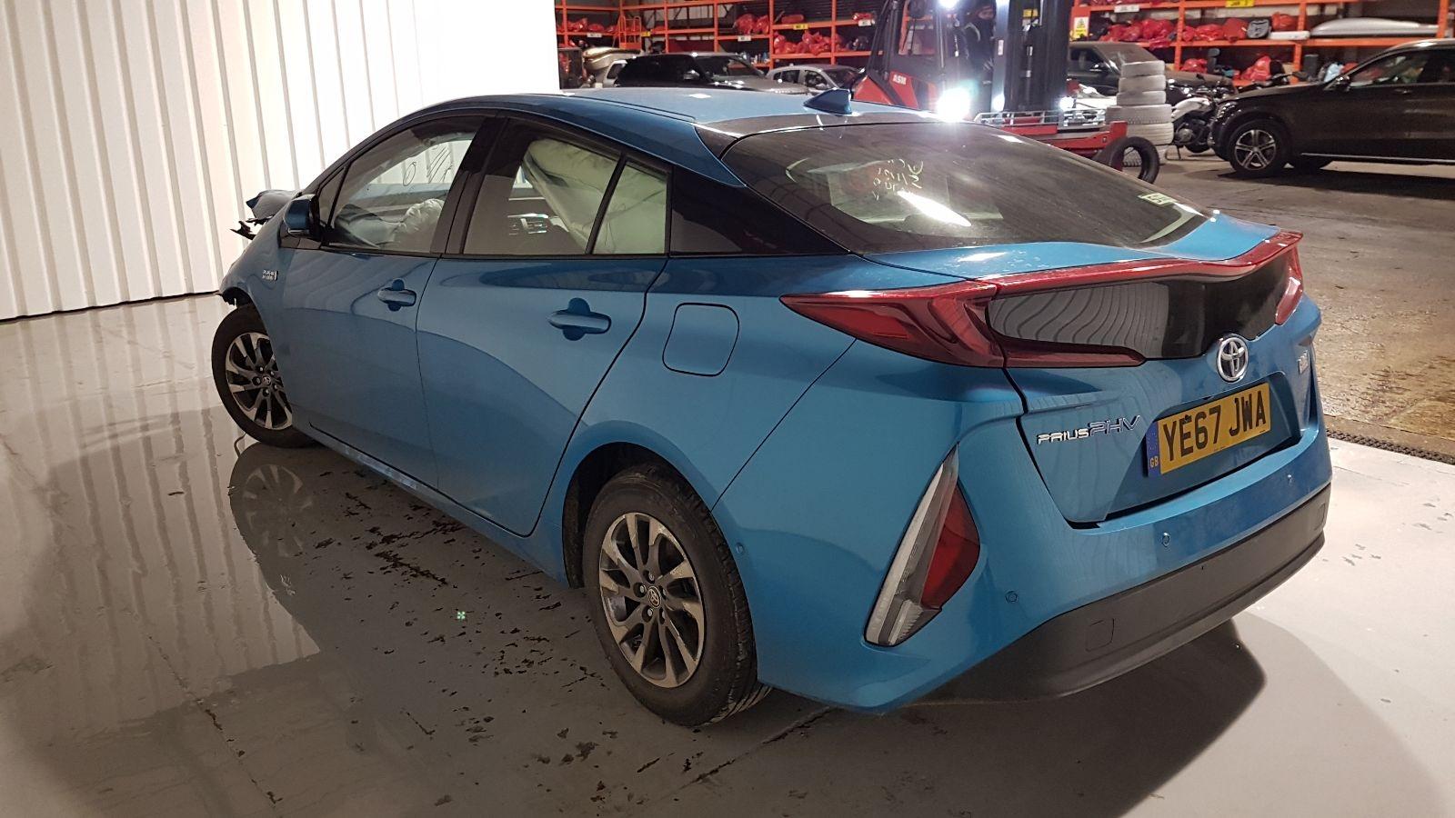 Toyota prius 5 поколение