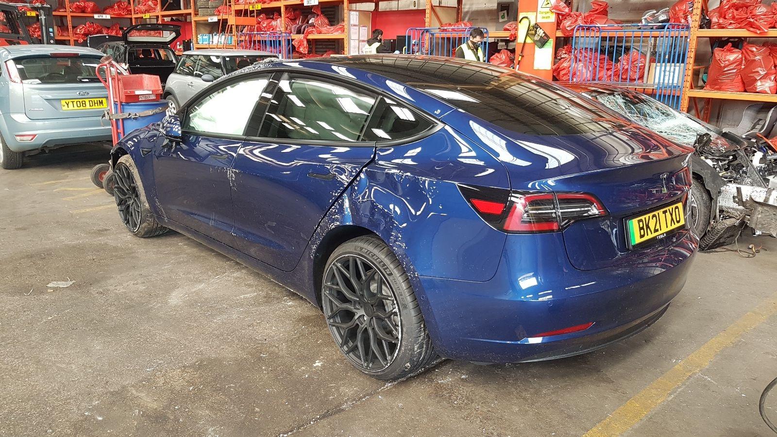 Tesla Model 3 2021 4 Door Saloon Breaking View Auto part Tesla Model 3 2021 4 Door Saloon Breaking