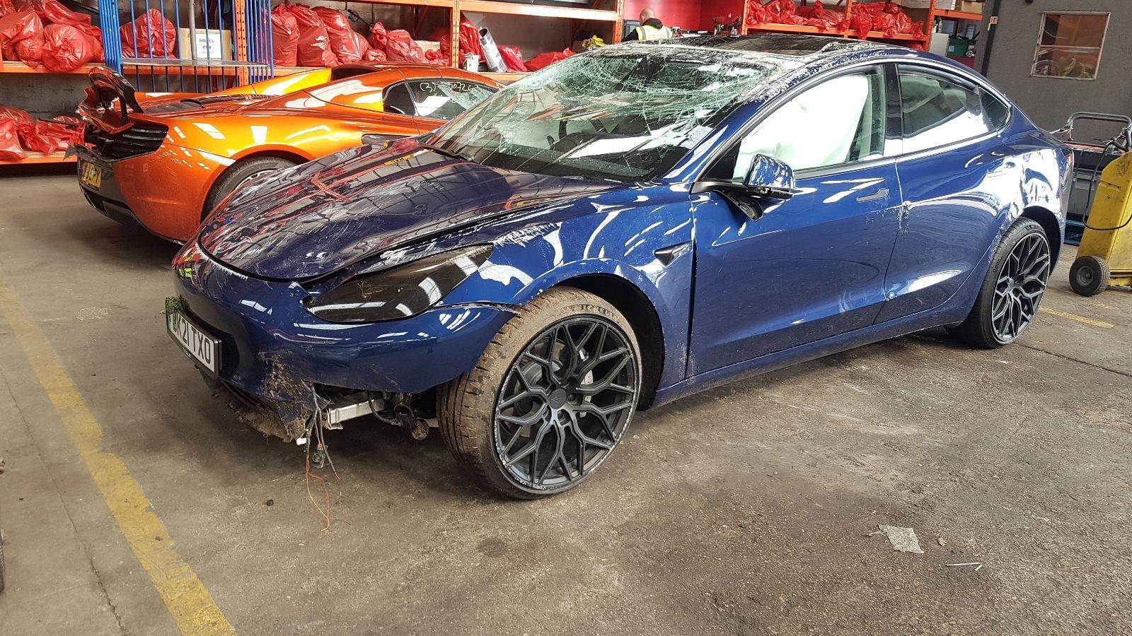 Tesla Model 3 2021 4 Door Saloon Breaking View Auto part Tesla Model 3 2021 4 Door Saloon Breaking