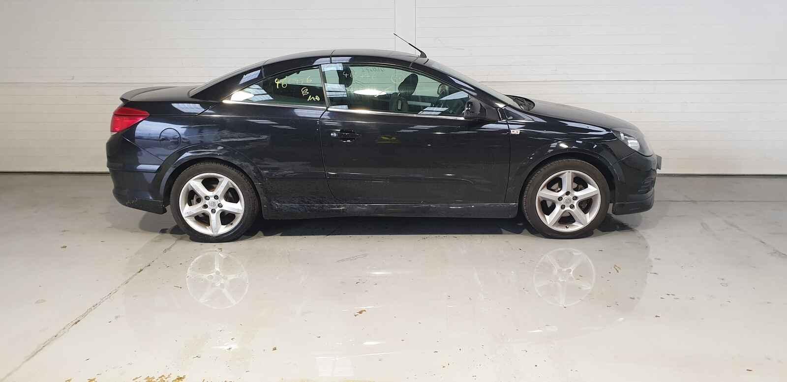 Vauxhall Astra 2010 2 Door Convertible Breaking View Auto part Vauxhall Astra 2010 2 Door Convertible Breaking