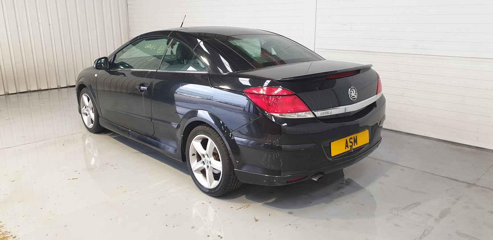 Vauxhall Astra 2010 2 Door Convertible Breaking View Auto part Vauxhall Astra 2010 2 Door Convertible Breaking