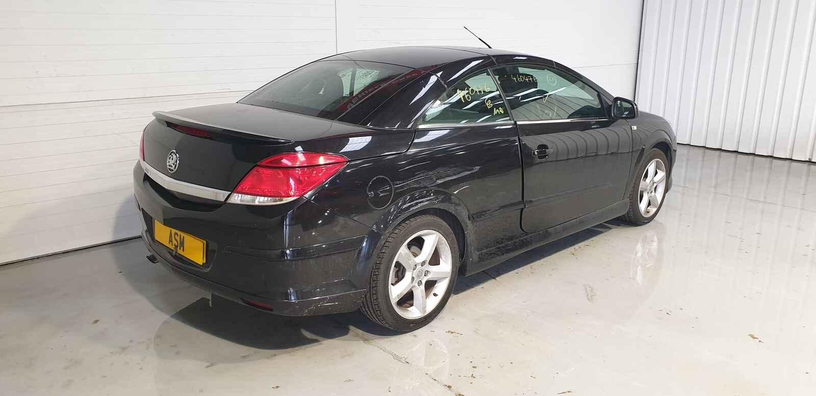 Vauxhall Astra 2010 2 Door Convertible Breaking View Auto part Vauxhall Astra 2010 2 Door Convertible Breaking