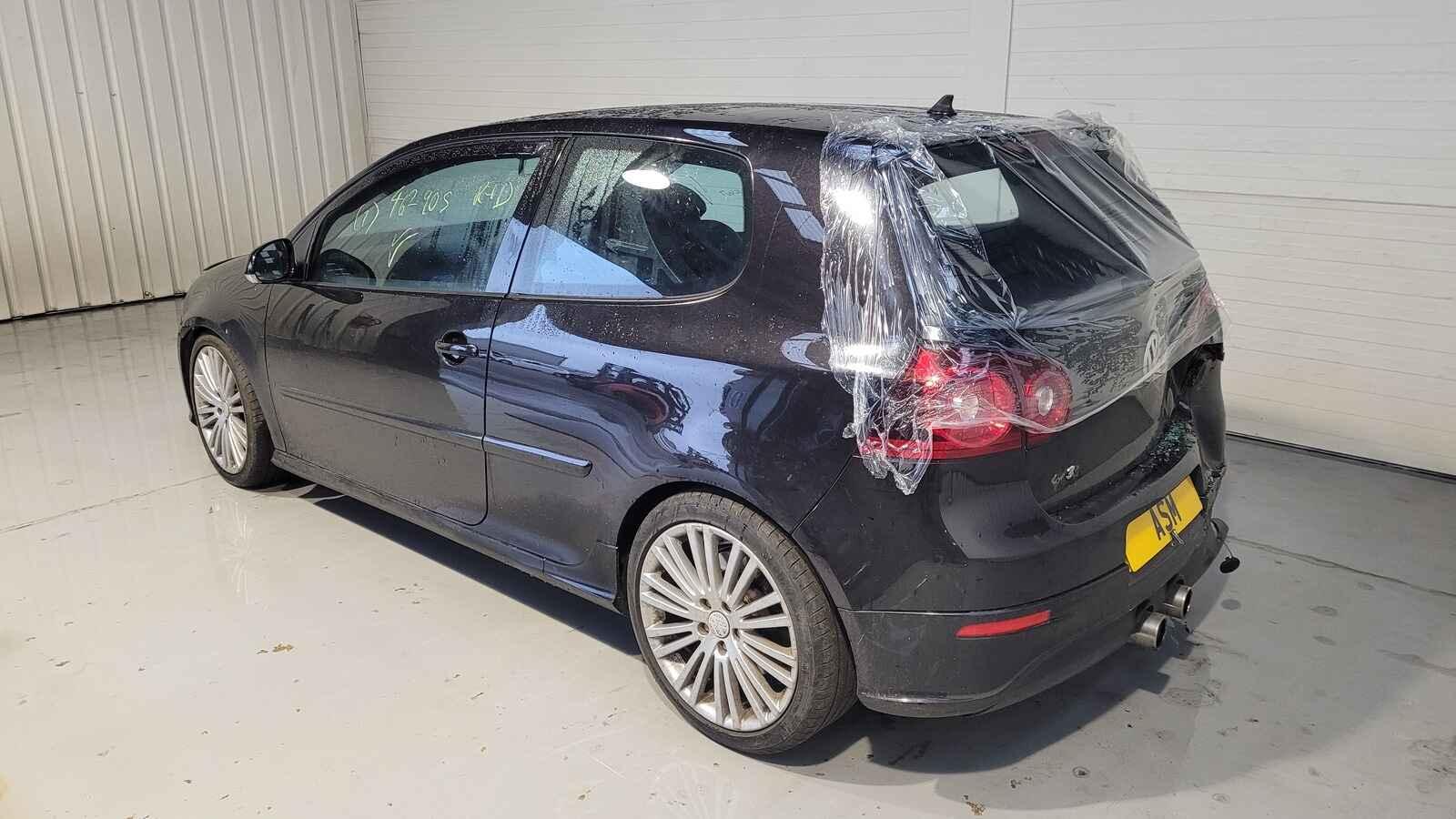 View Auto part Volkswagen Golf 2005 3 Door Hatchback Breaking