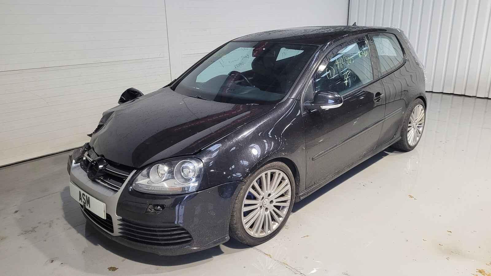 View Auto part Volkswagen Golf 2005 3 Door Hatchback Breaking