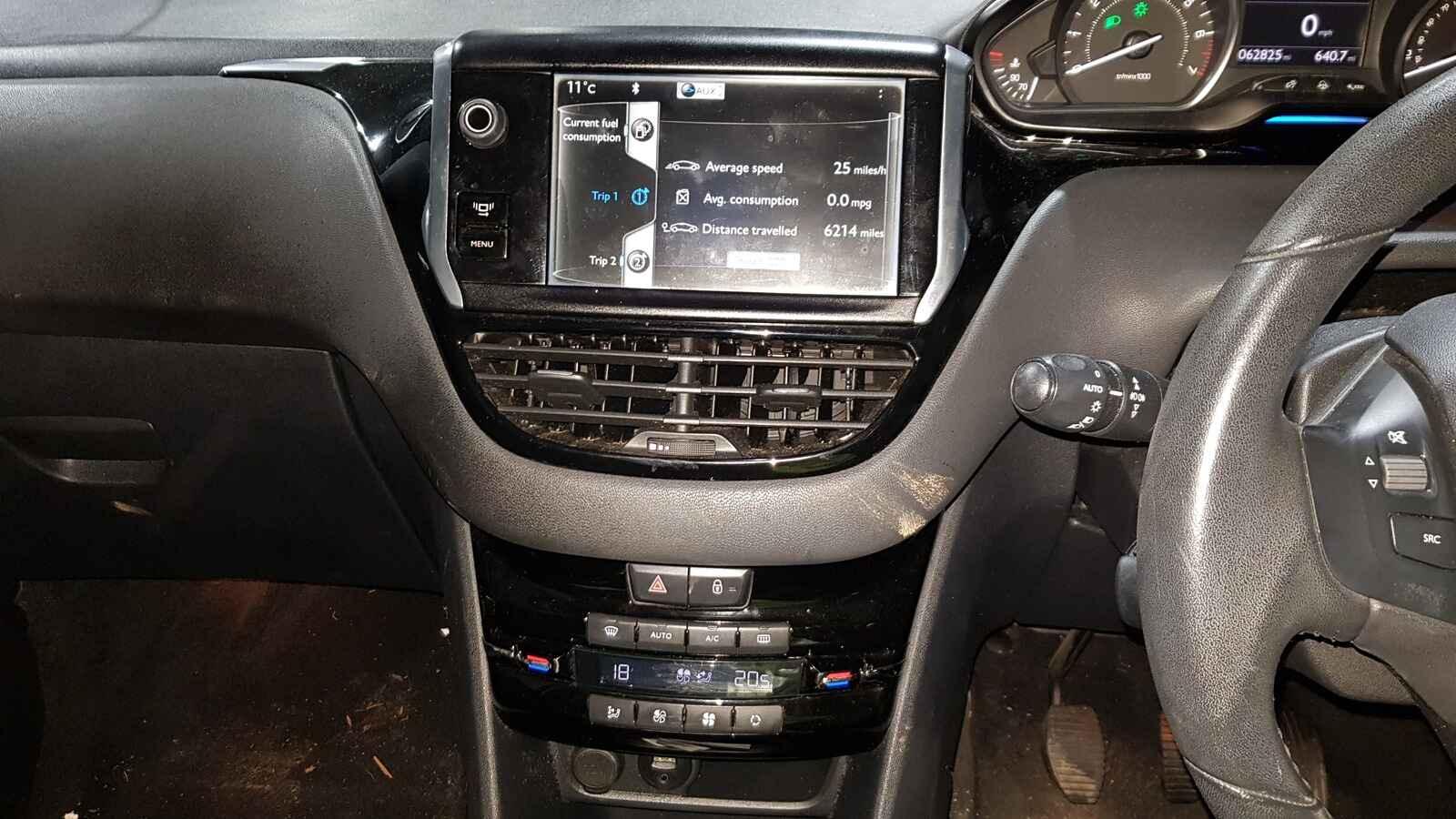 Peugeot 208 2013 5 Door Hatchback Breaking View Auto part Peugeot 208 2013 5 Door Hatchback Breaking