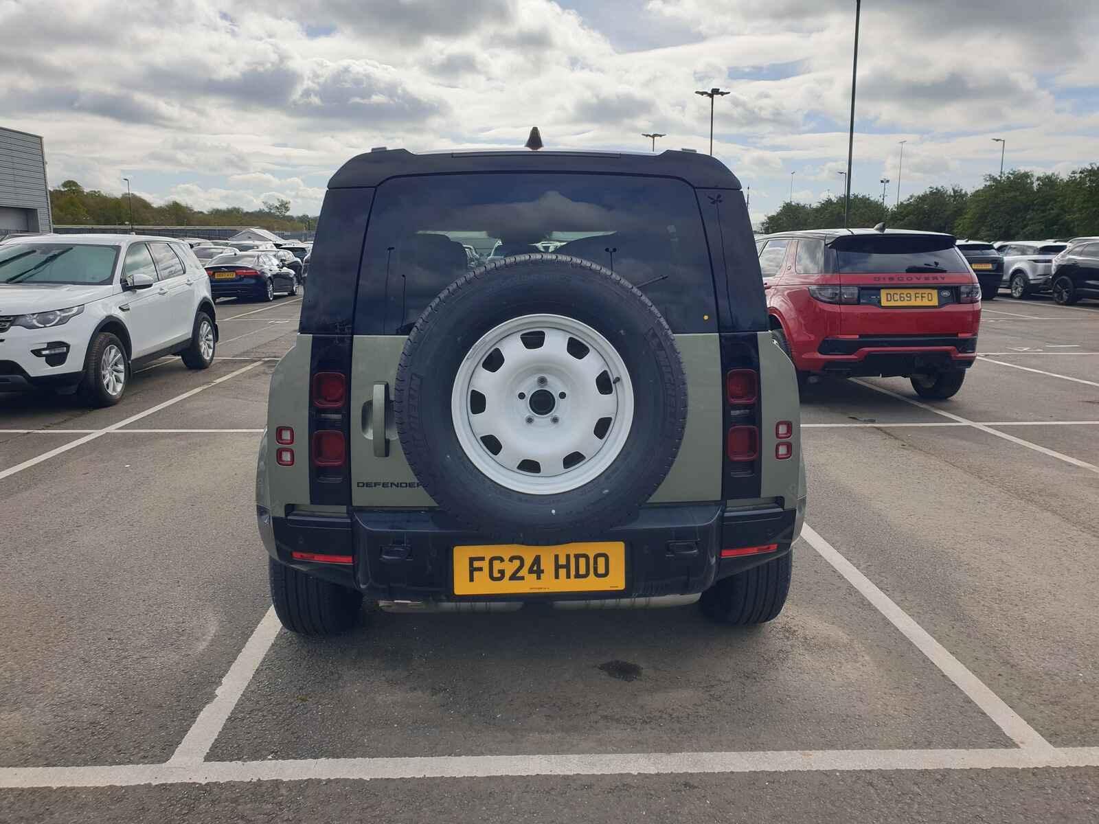Land Rover Defender 2024 5 Door Estate Breaking View Auto part Land Rover Defender 2024 5 Door Estate Breaking