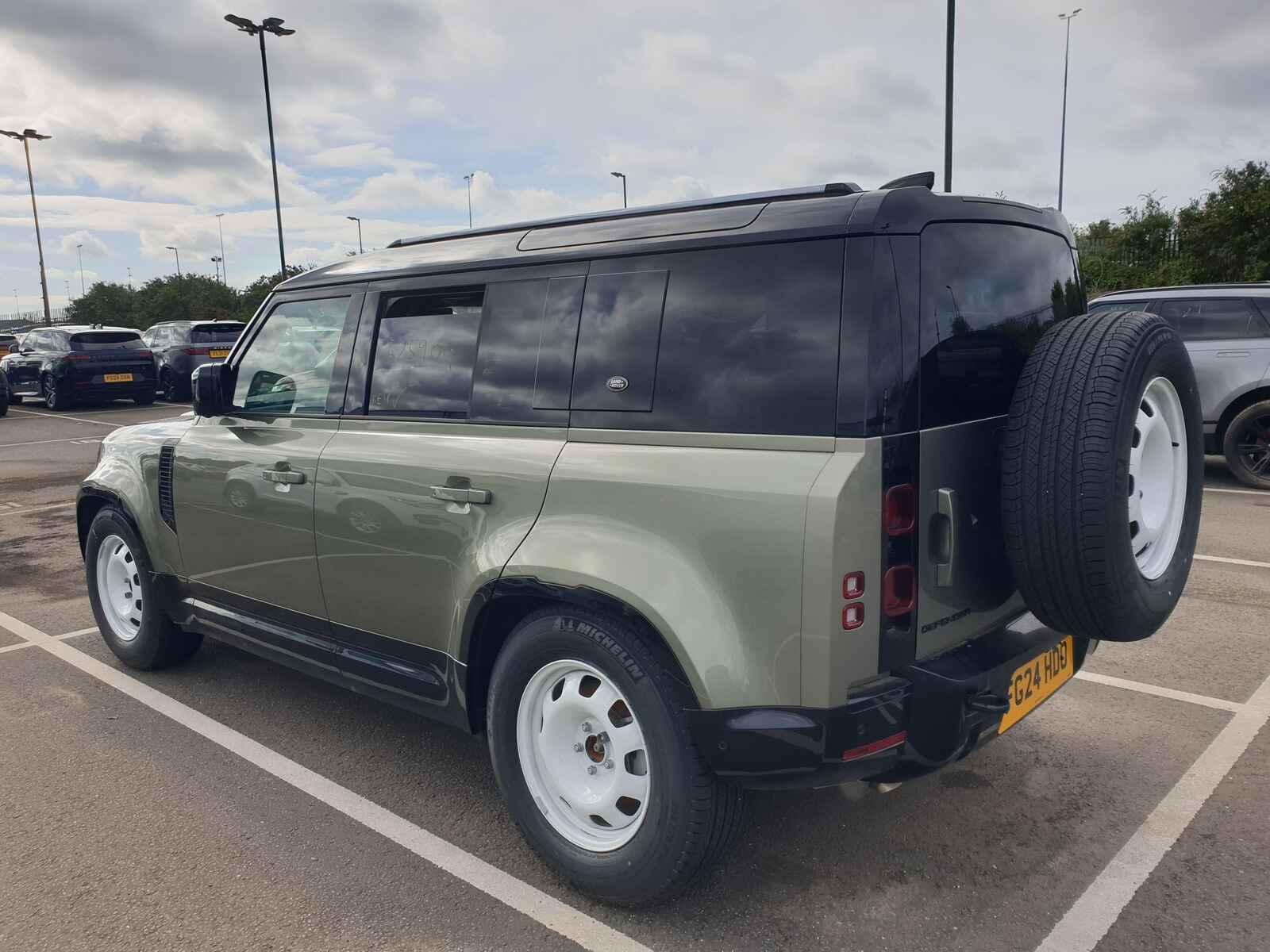 Land Rover Defender 2024 5 Door Estate Breaking View Auto part Land Rover Defender 2024 5 Door Estate Breaking