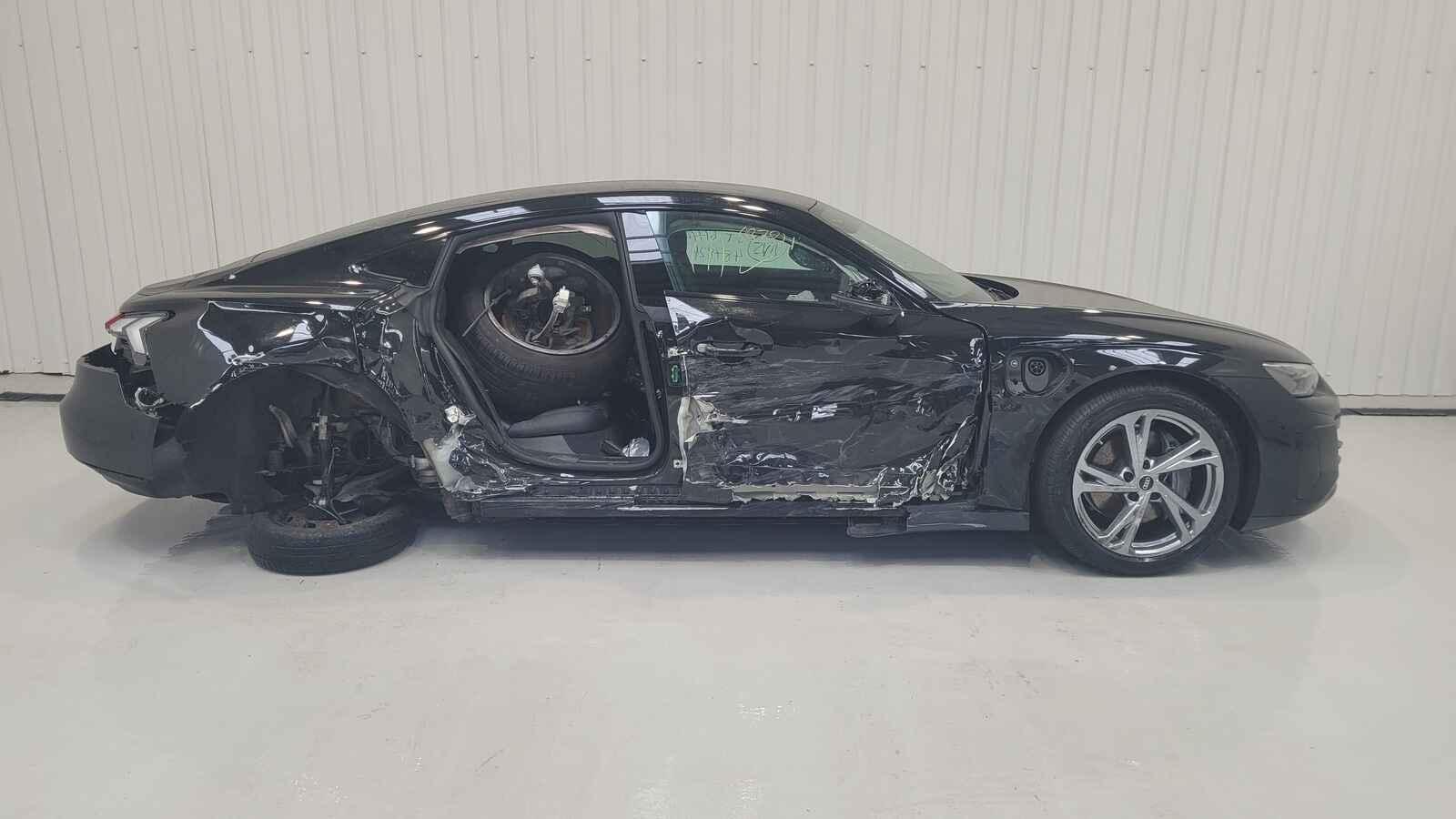 Audi E-tron Gt 2022 4 Door Coupe Breaking View Auto part Audi E-tron Gt 2022 4 Door Coupe Breaking