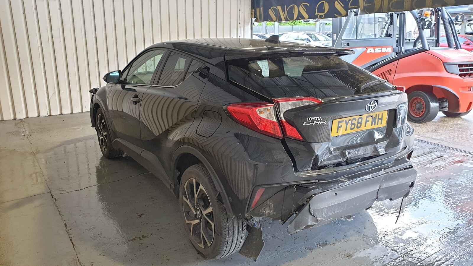 Toyota C-hr 2018 5 Door Hatchback Breaking View Auto part Toyota C-hr 2018 5 Door Hatchback Breaking