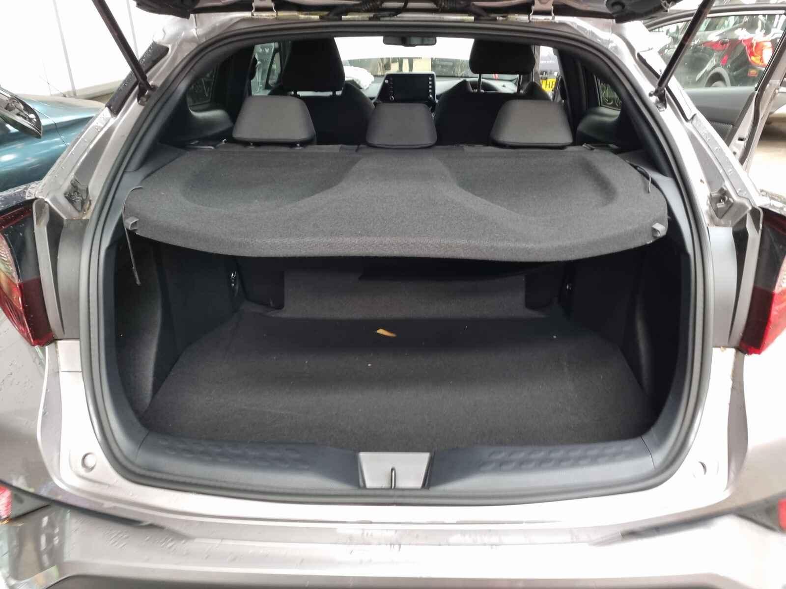Toyota C-hr 2021 5 Door Hatchback Breaking View Auto part Toyota C-hr 2021 5 Door Hatchback Breaking