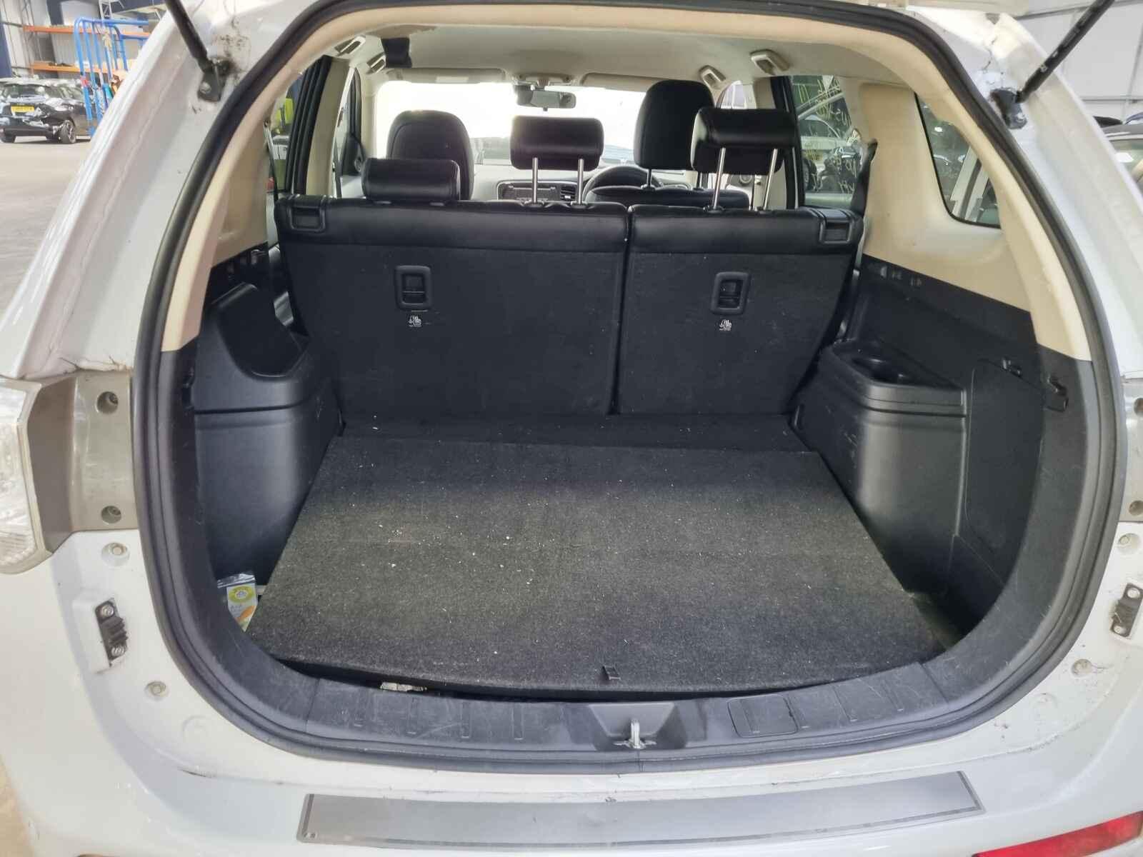 Mitsubishi Outlander 2015 5 Door Estate Breaking View Auto part Mitsubishi Outlander 2015 5 Door Estate Breaking