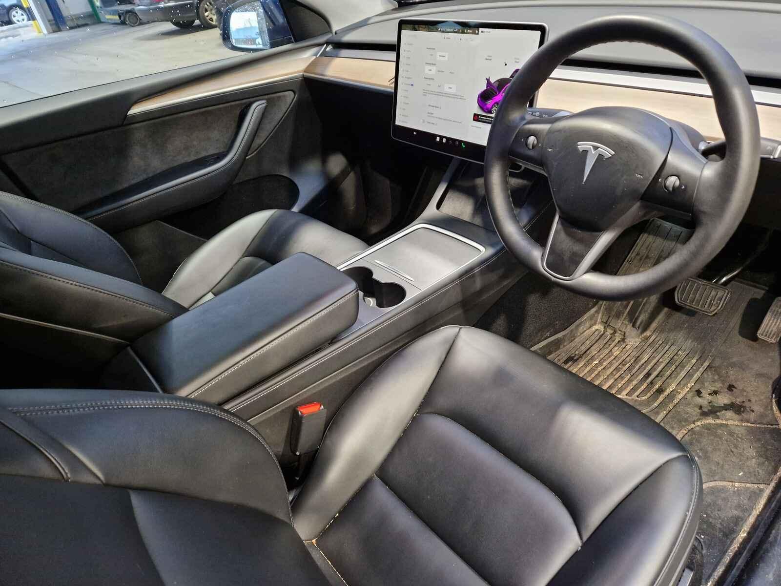 Tesla Model Y 2022 5 Door Mpv Breaking View Auto part Tesla Model Y 2022 5 Door Mpv Breaking