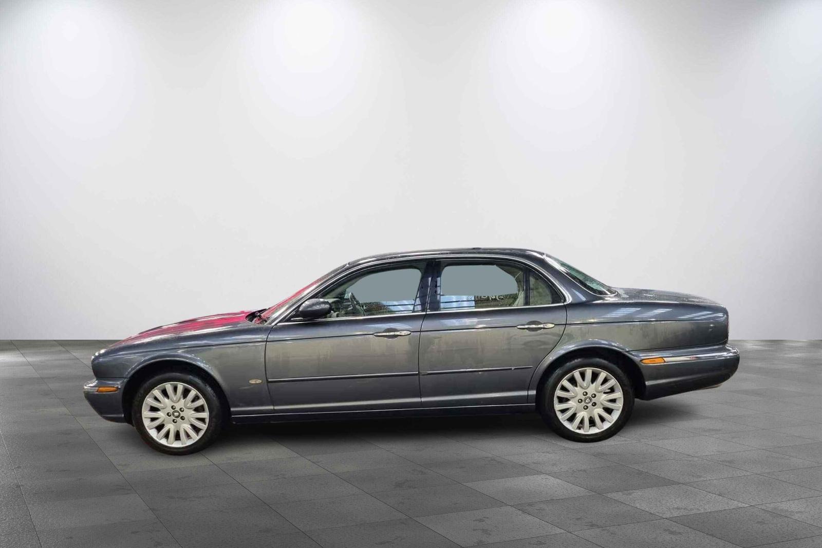 Jaguar Xj 2004 4 Door Saloon Breaking View Auto part Jaguar Xj 2004 4 Door Saloon Breaking